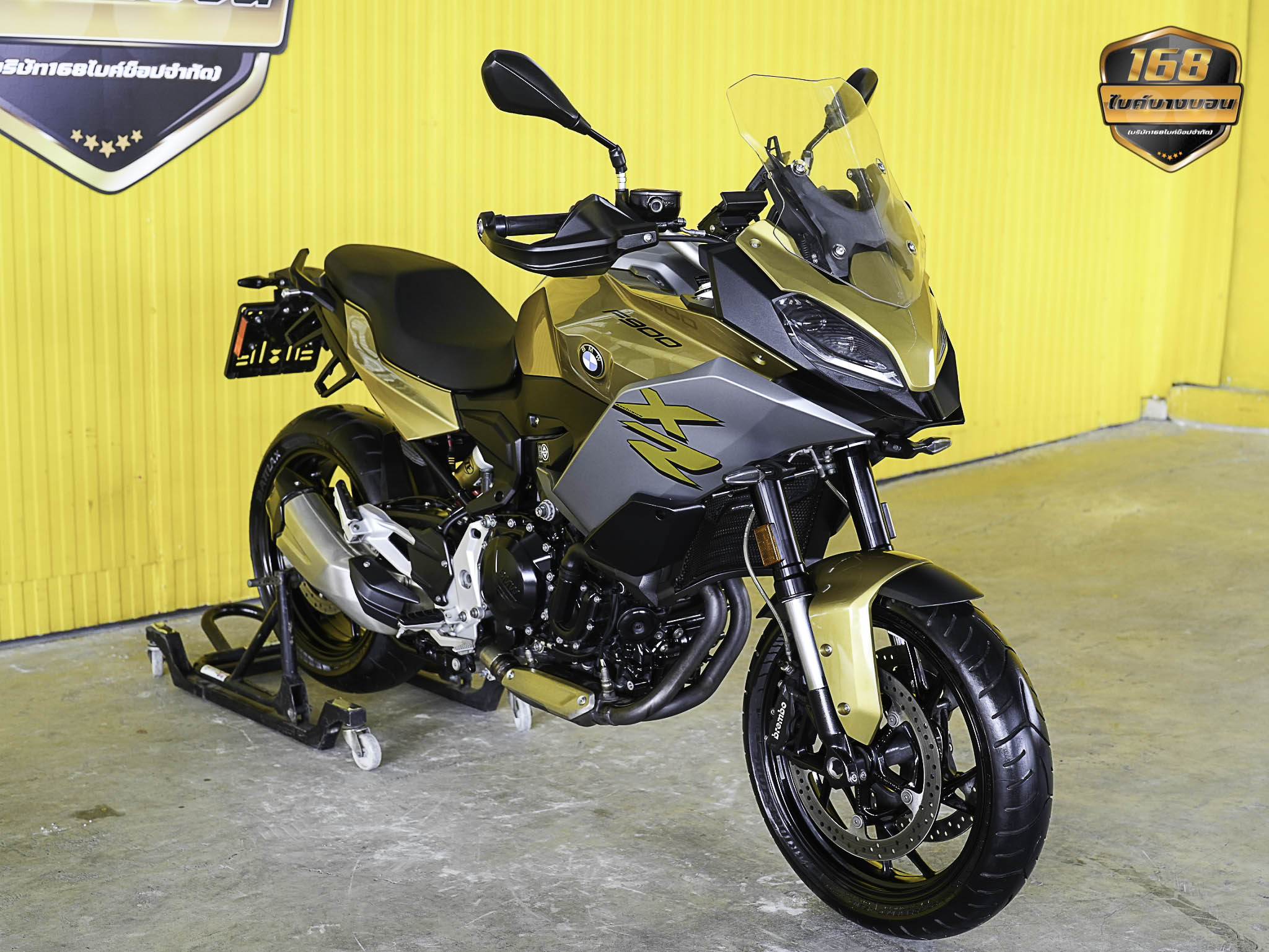 BMW F 900 XR Gold Metallic ปี 2022 ฟรีดาวน์ ออกรถใช้เงิน 0 บาท