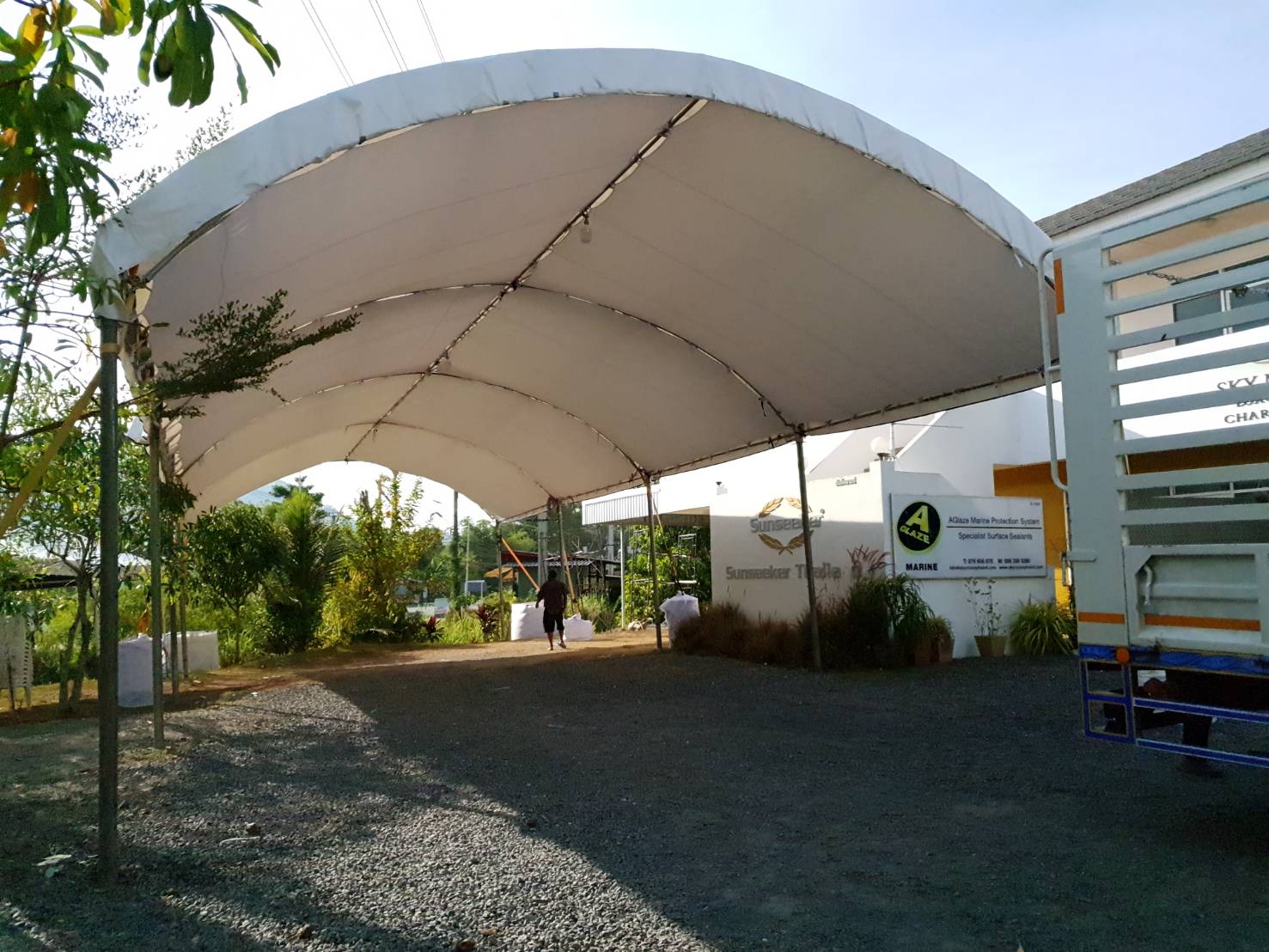 เต็นท์โดม ขนาดกว้าง 8 เมตร ความยาวไม่จำกัด ทรงโค้งสีขาวเหมาะสำหรับงานจัดงานทุกประเภท