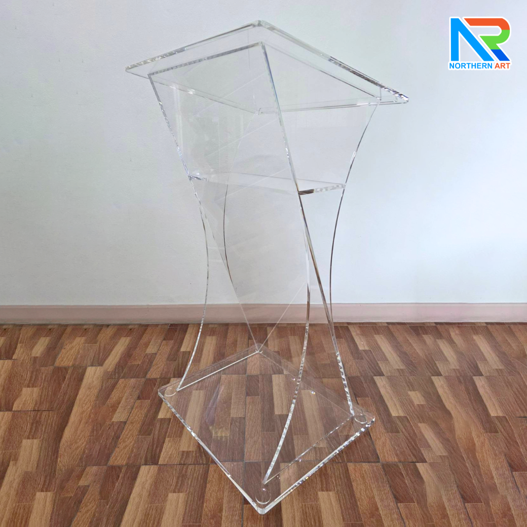 โพเดียม อะคริลิคใส ขนาด(W)60 x (L)50 x (H)110 cm. TOP เอียงพร้อมกันตก วัสดุอะคริลิคใส หนา 10 มม.
