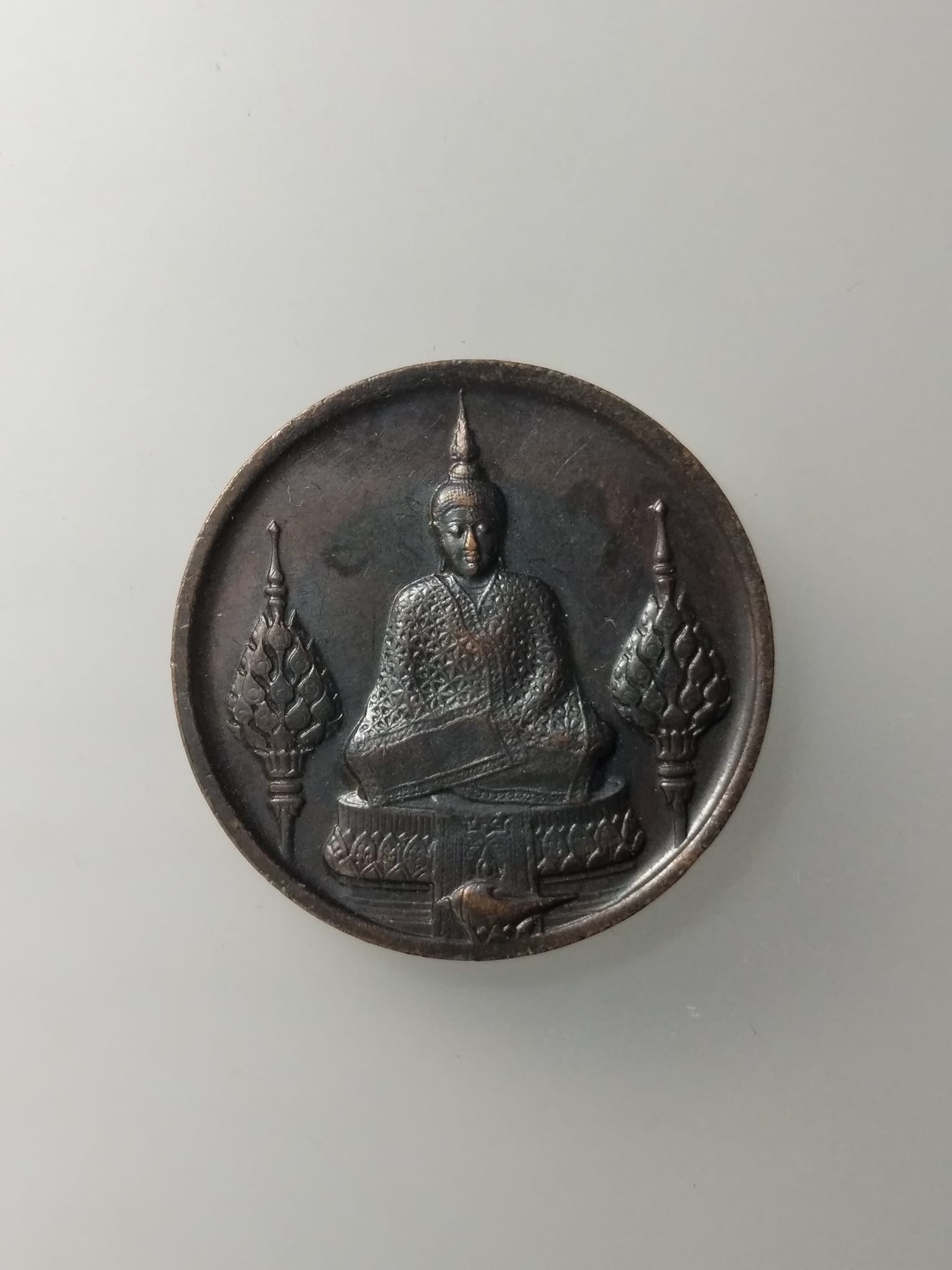 G625 เหรียญพระแก้วมรกต ทรงเครื่องฤดูหนาว ฉลอง 200 ปีกรุงรัตนโกสินทร์ พิธีใหญ่วัดพระแก้ว บล๊อคแรก