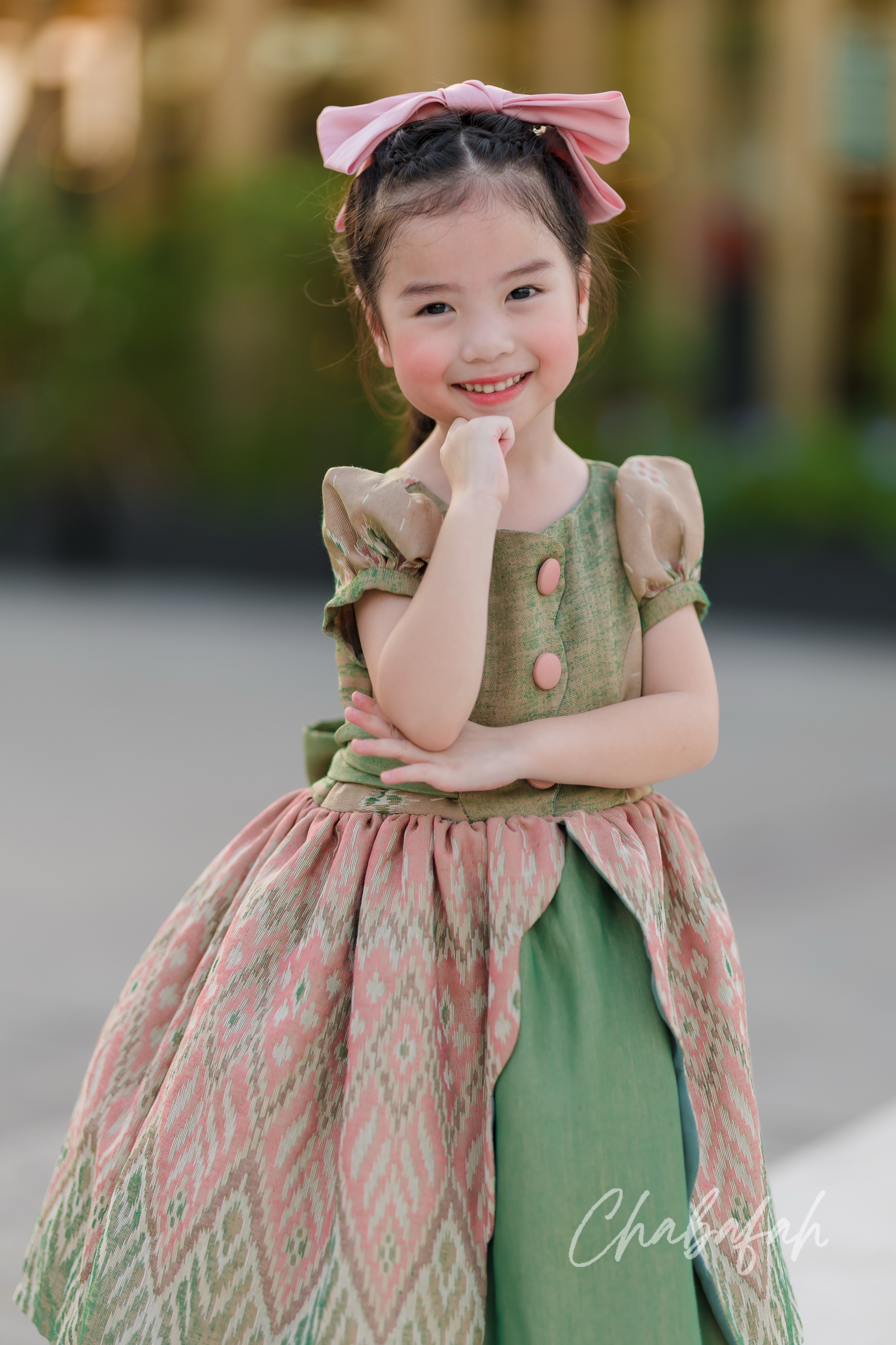 เดรสแขนตุ๊กตาผ้าไทย แบรนด์ Chabafah สีเขียวตุ่น