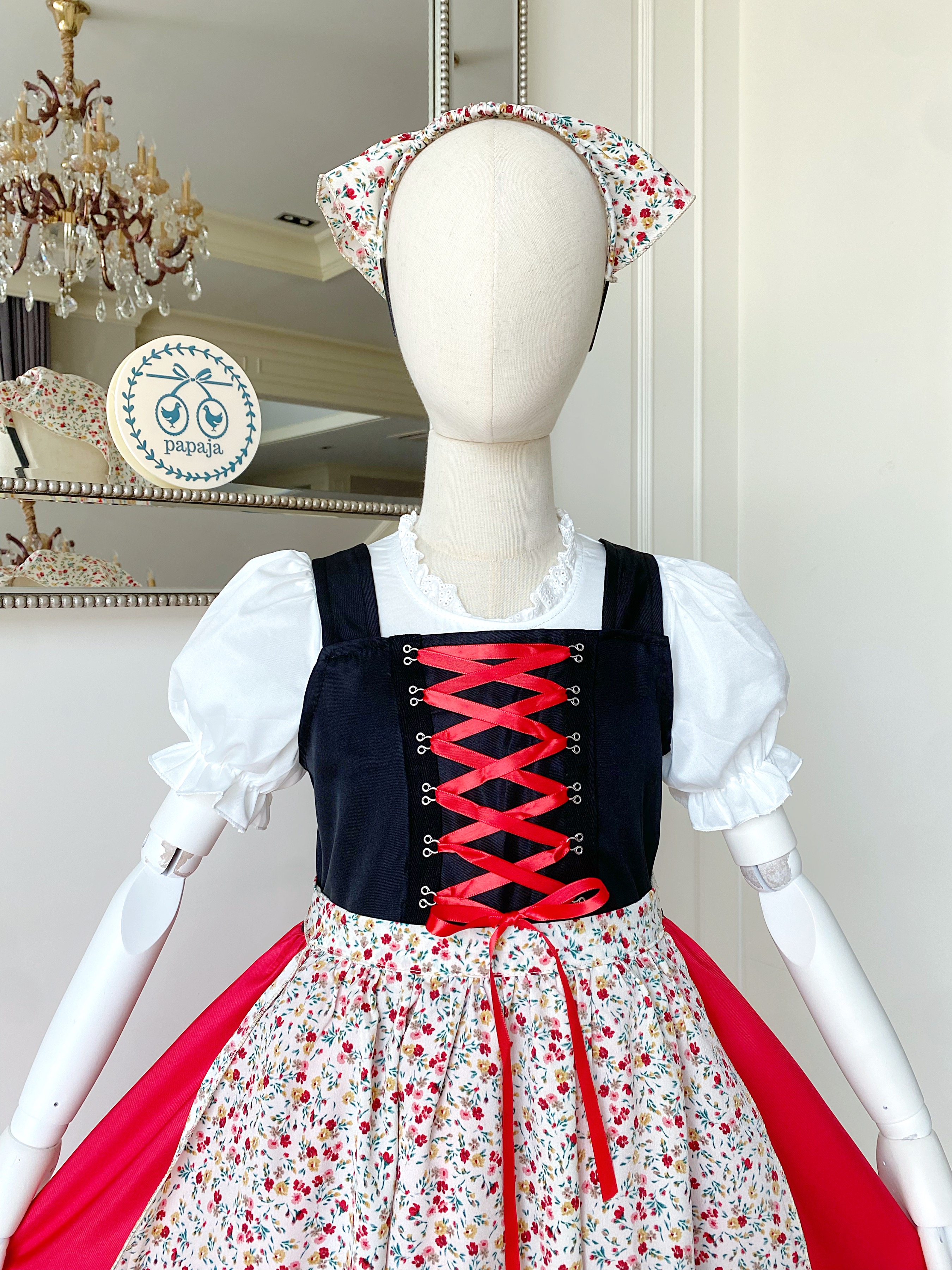 (เซต 5 ชิ้น) ชุดคอสเพลย์ ชุดประจำชาติเยอรมัน (German) เด็กหญิงโทนแดงดำ (เดรสเอี๊ยม+เสื้อ+ถุงเท้า+ผ้าคาดผม+ผ้ากันเปื้อน)