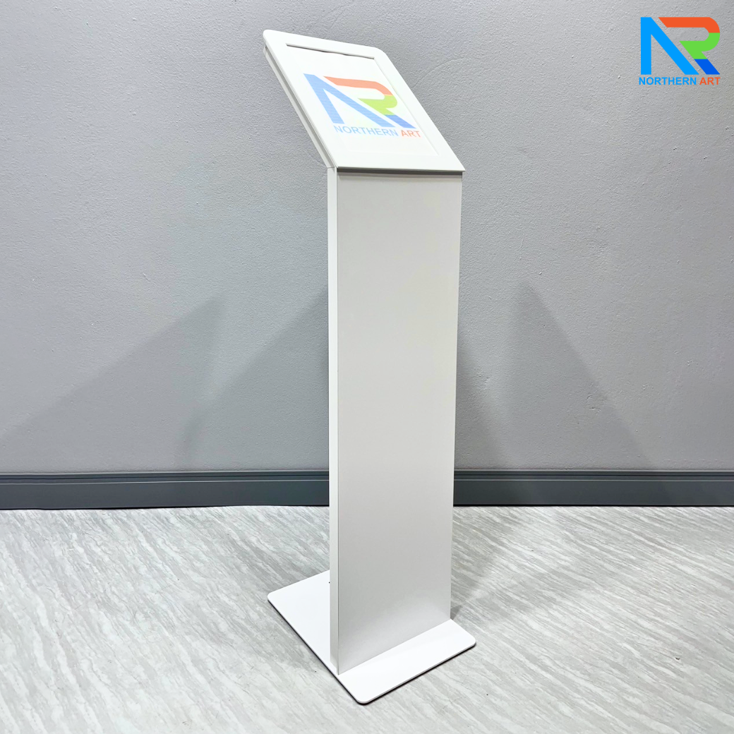 โปสเตอร์สแตนด์ตั้งพื้น รุ่นโชว์รูมรถ ขนาด A4 สีขาว สอดงานพิมพ์ด้านบน เปลี่ยนงานพิมพ์ง่าย ฐานมั่นคงแข็งแรง