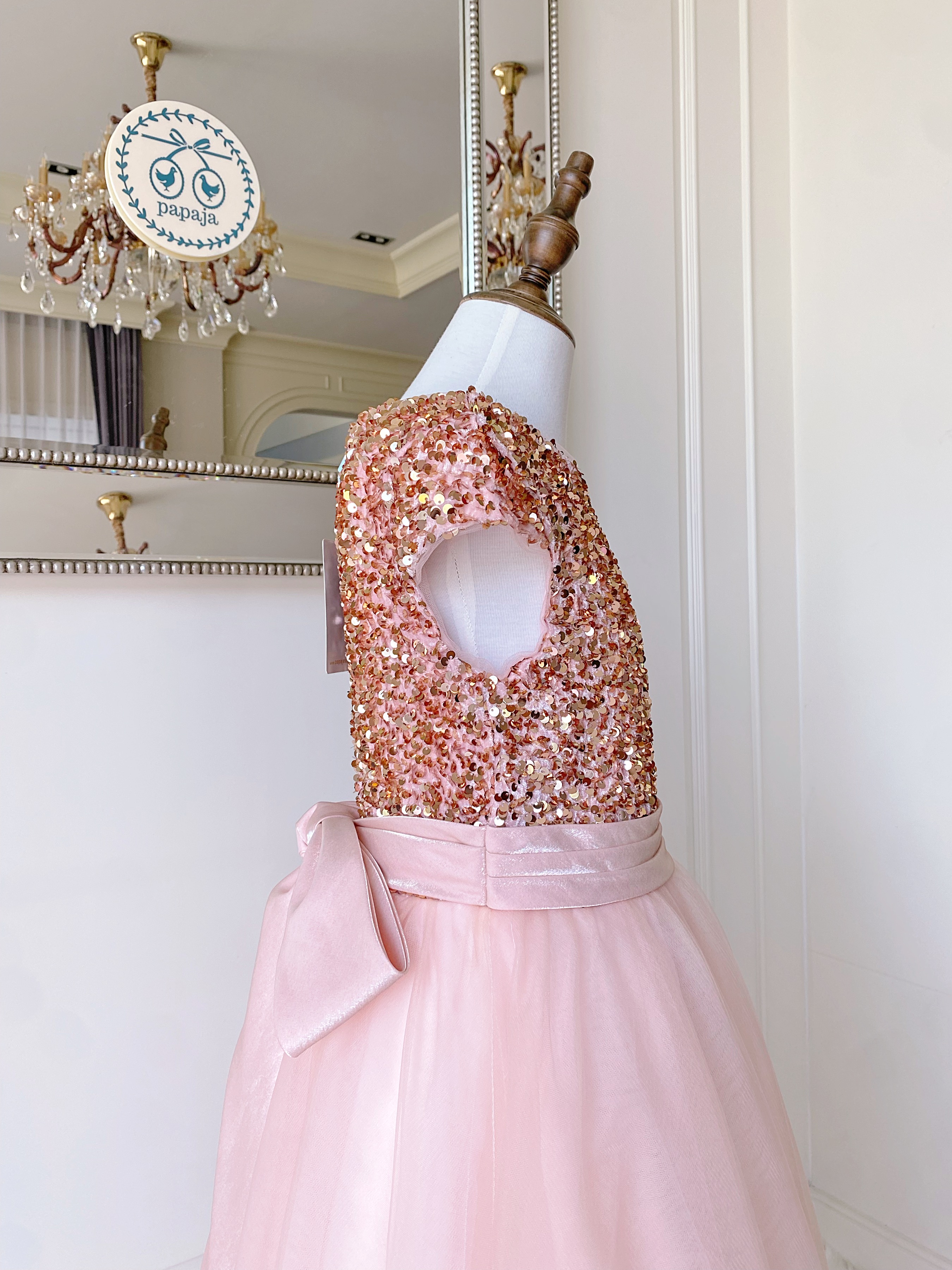 เดรสออกงานราตรียาวแขนล้ำ สีชมพูพีช (งานไฮพรีเมี่ยม) ด้านบนปักเลื่อม ช่วงกระโปรงผ้าโปร่งซอฟท์ๆ ละมุน