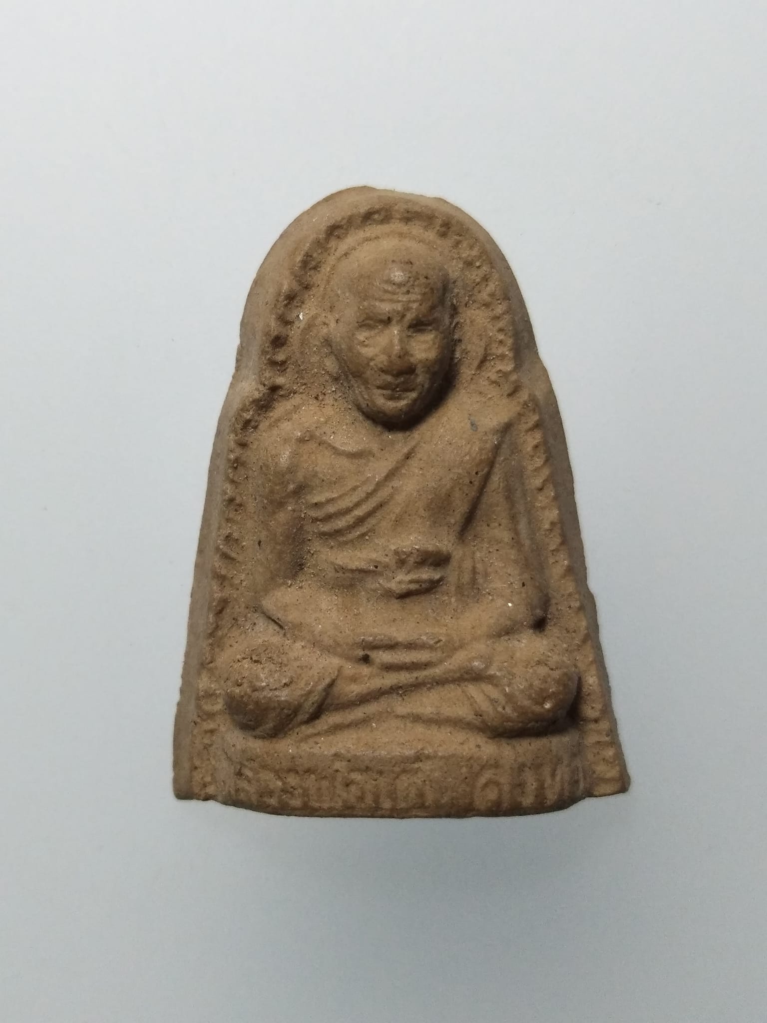 F097 พระเนื้อผงรูปเหมือนหลวงพ่อเต๋ คงทอง วัดสามง่าม จ.นครปฐม