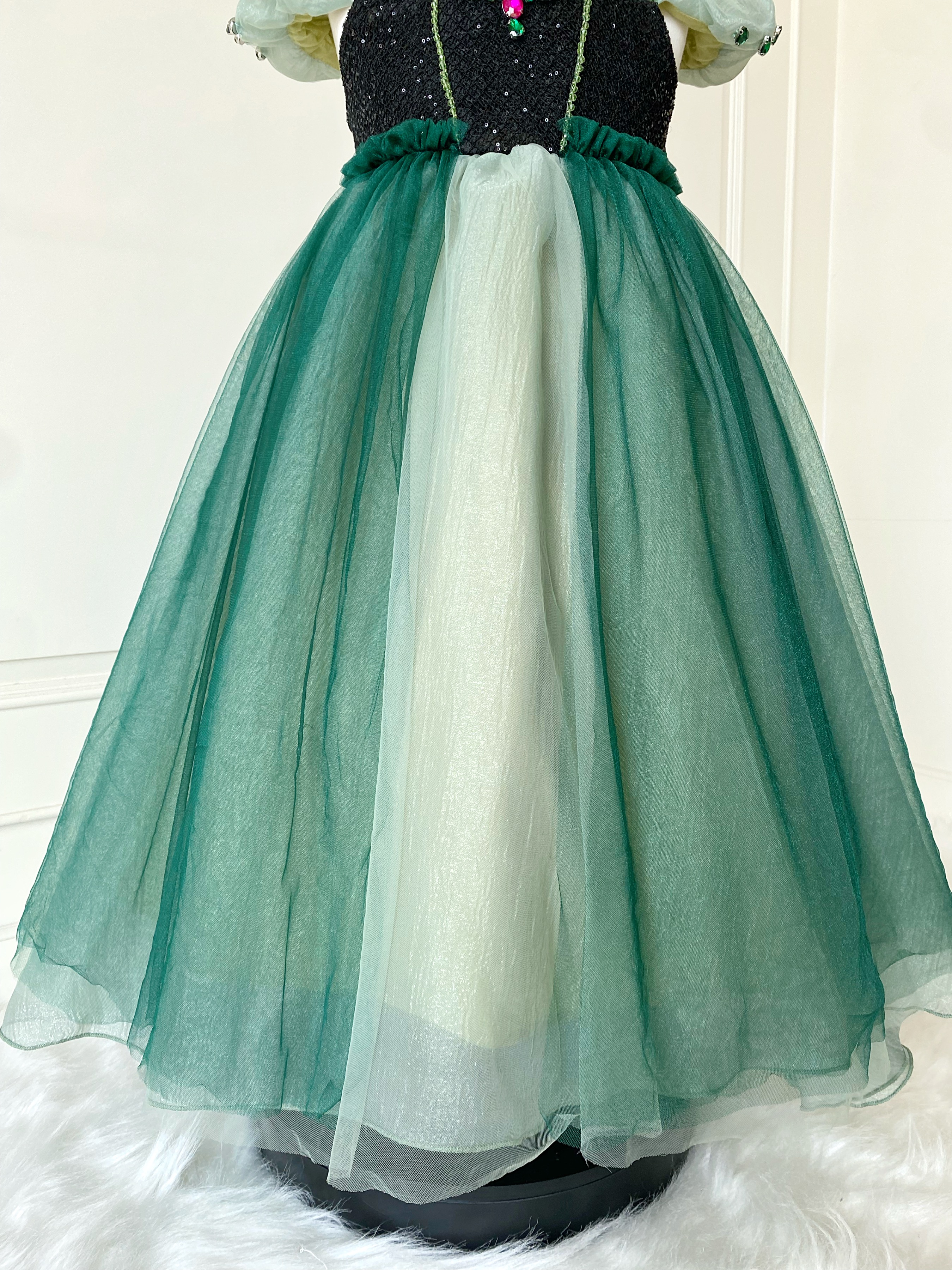 ชุดเจ้าหญิงอันนาแขนตุ๊กตา รุ่นไฮพรีเมี่ยม ดีเทลประดับอัญมณี งานสวยมาก