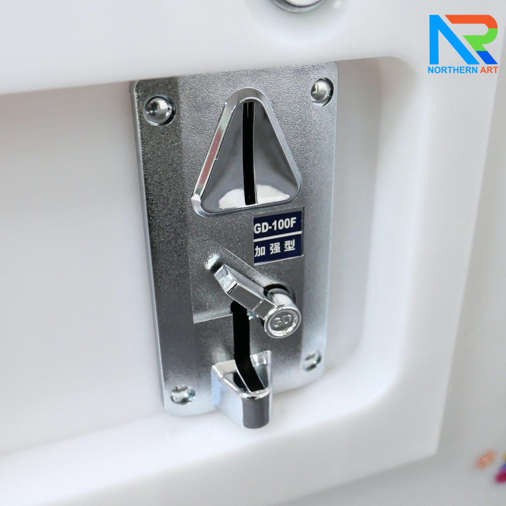 เกมส์ตีตุ่น ขนาด (W)60 x (D)40 x (H)70 cm. พร้อมไฟ LED นับคะแนน กุญแจสำหรับไขตู้เกมส์ 4 ดอก พร้อมเหรียญโลหะ 10 เหรียญ