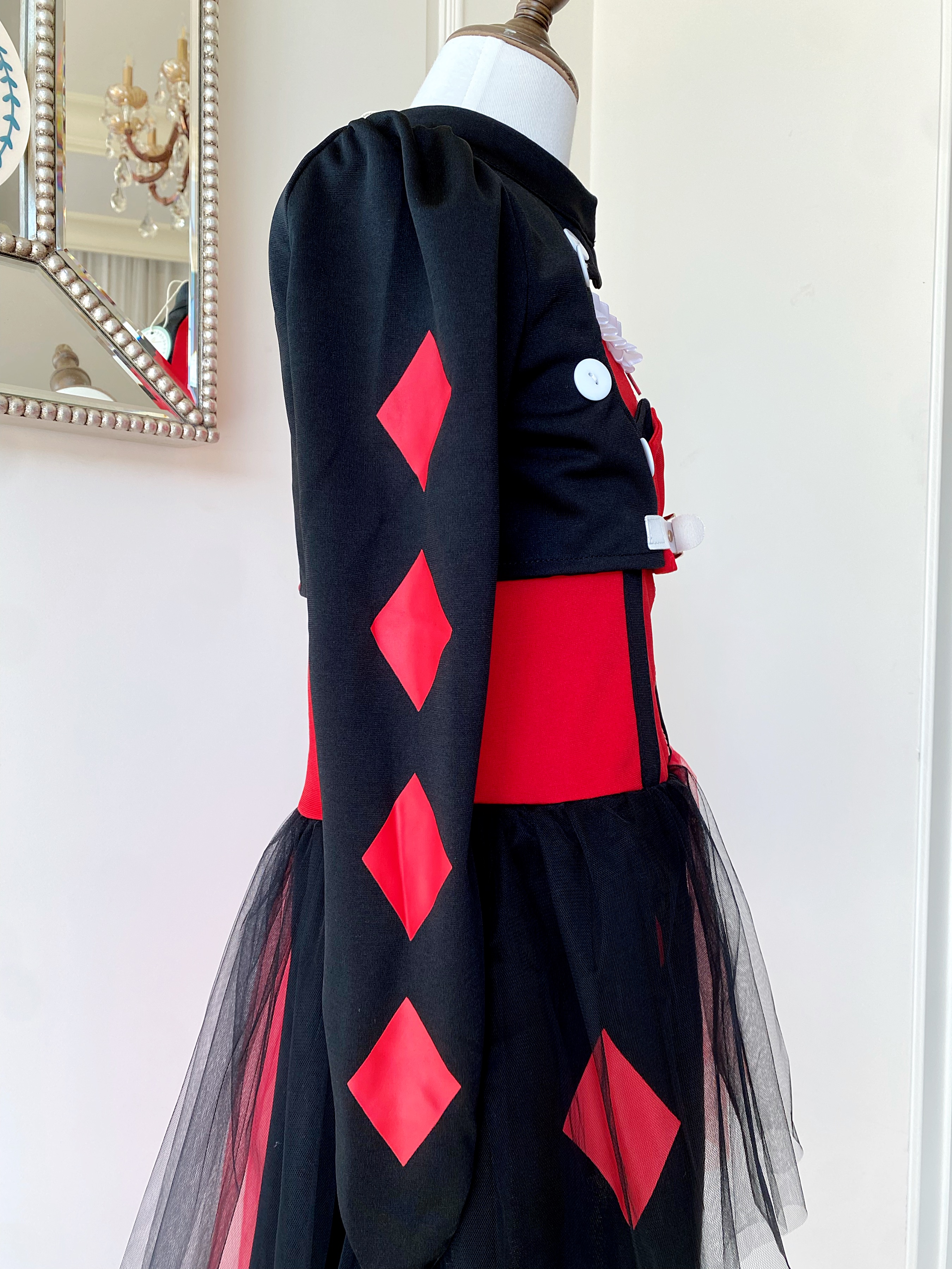 (HW) ชุดฮาโลวีน&คอสเพลย์ ชุดธีมโจ๊กเกอร์โทนแดงดำ (Joker) โทนแดงดำ พร้อมที่คาดผม