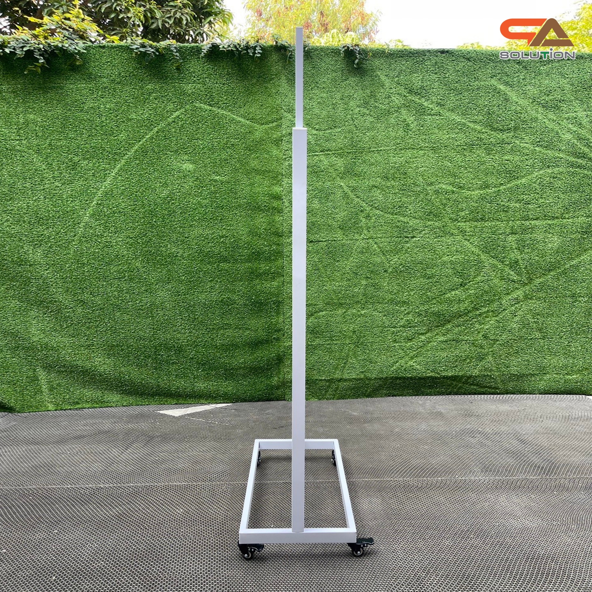 ป้ายตั้งพื้นเหล็ก กรอบคู่ สีขาว มีล้อ (W) 58 × (L) 73 x (H) 160 cm. สอดงานด้านบน โชว์ภาพ2ด้าน ถอดประกอบได้