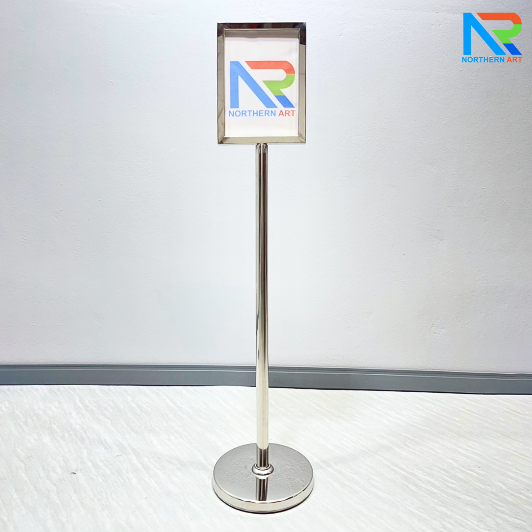 SALE! โปสเตอร์สแตนด์ สแตนเลส แนวตั้ง ขนาด A4 เกรด 201ฐานกลม โชว์ภาพ2ด้าน