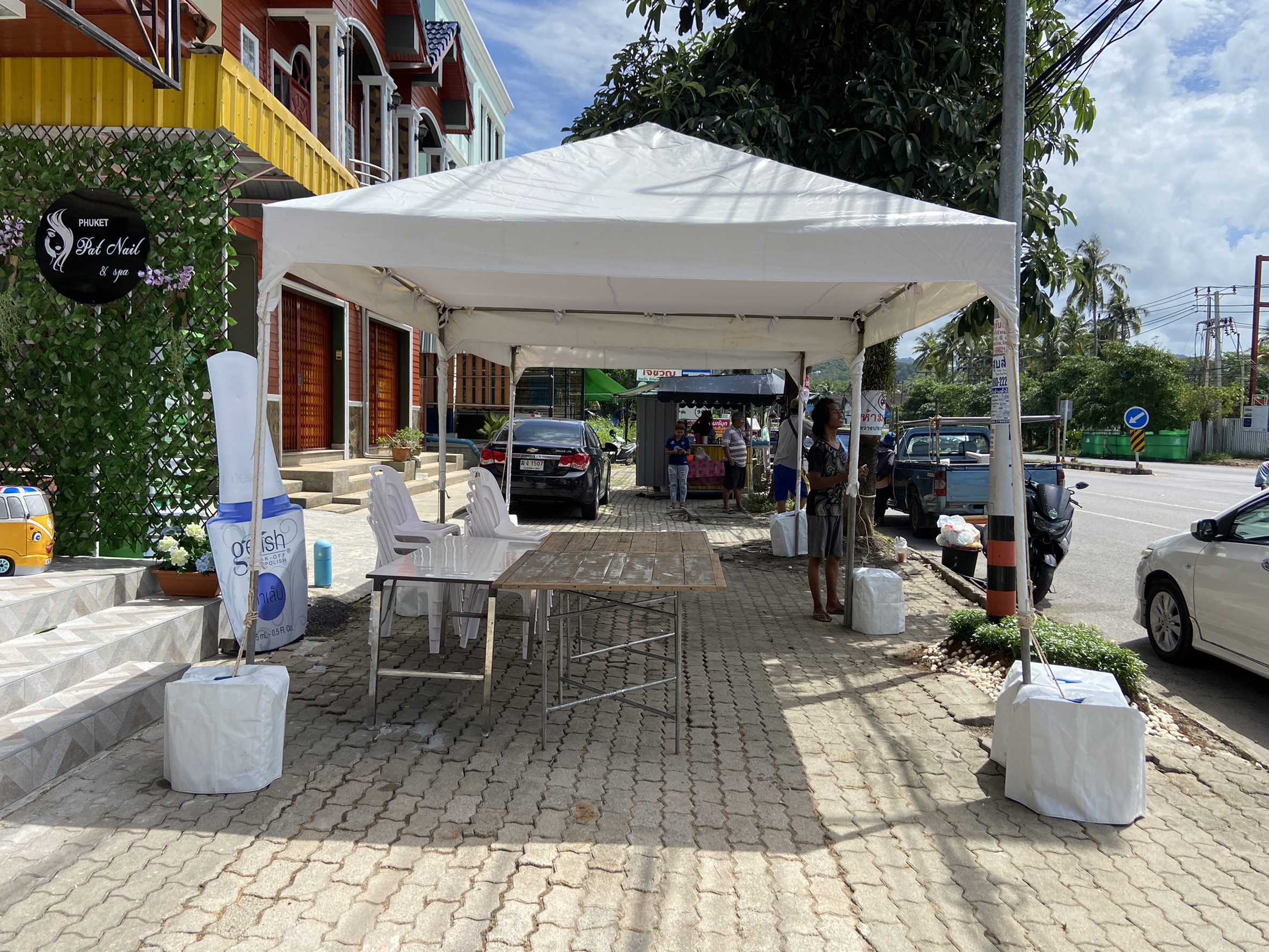 เต็นท์เช่าขนาดกว้าง3ยาว3เมตร(3x3) ทรงปิรามิดสีขาวเหมาะสำหรับงานจัดงานทุกประเภท