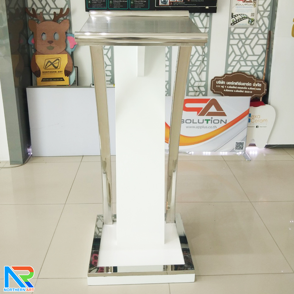 โพเดียมไม้จริง สีขาว PD-01 ขนาด (W) 48x (L) 51 (H) 120 cm Top หุ้มสแตนเลส เกรด 304 พร้อมตกแต่งเสาโค้งสแตนเลส