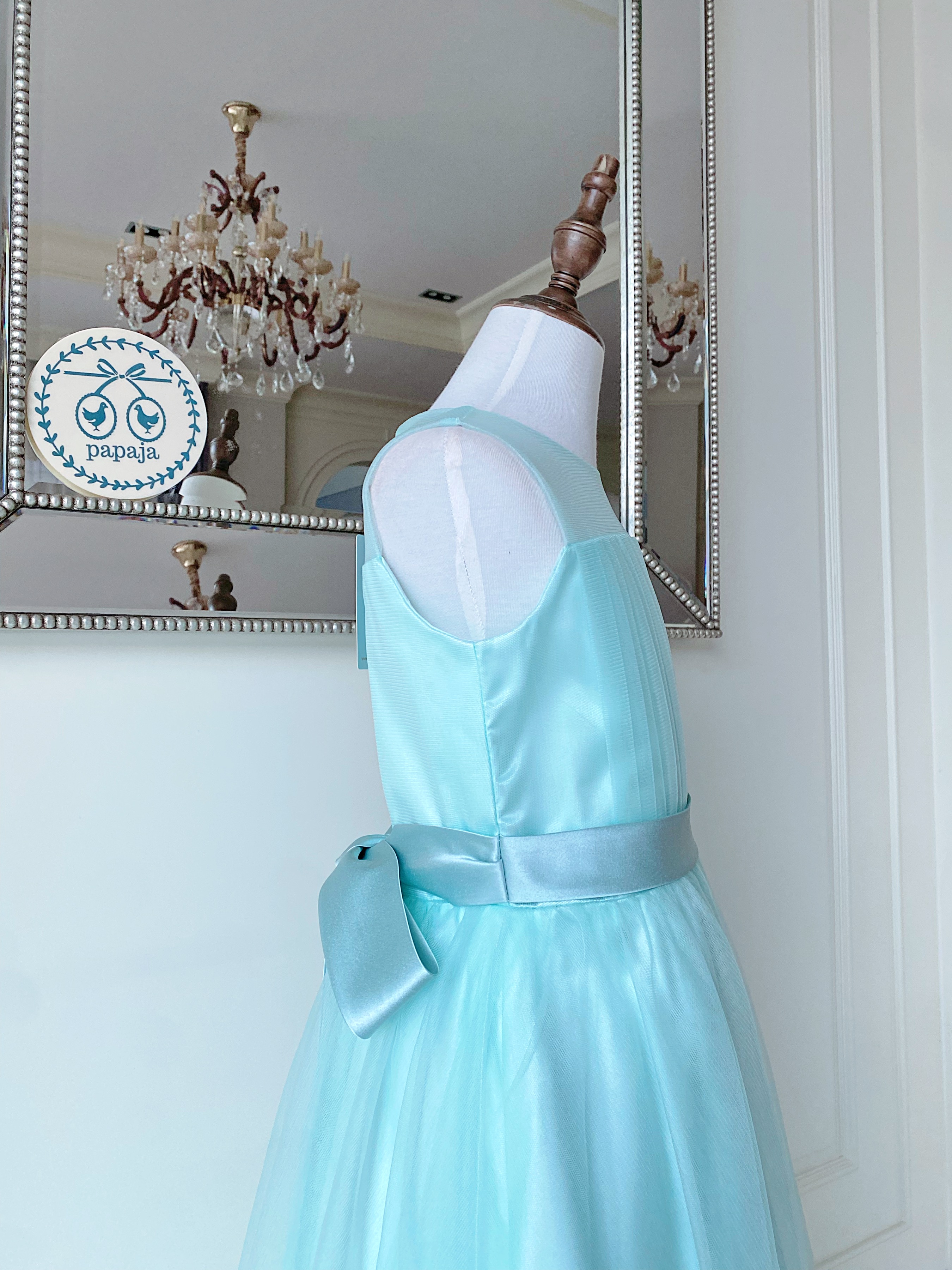 เดรสออกงานราตรียาวแขนกุดสีเขียวพาสเทล (Pastel Green) (งานไฮพรีเมี่ยม) ช่วงไหล่ซีทรู ช่วงเอวประดับผ้าซาติน