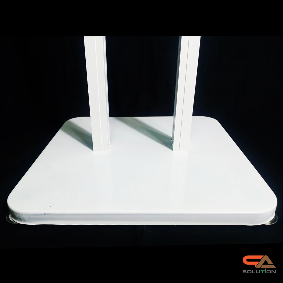 โปสเตอร์สแตนด์ อะลูมิเนียม สีขาว เสาคู่ ขนาด (W)60 x (L)44 x (H)153 cm. ฐานเหล็กสี่เหลี่ยม โชว์งานพิมพ์ 2 ด้าน ถอดประกอบได้