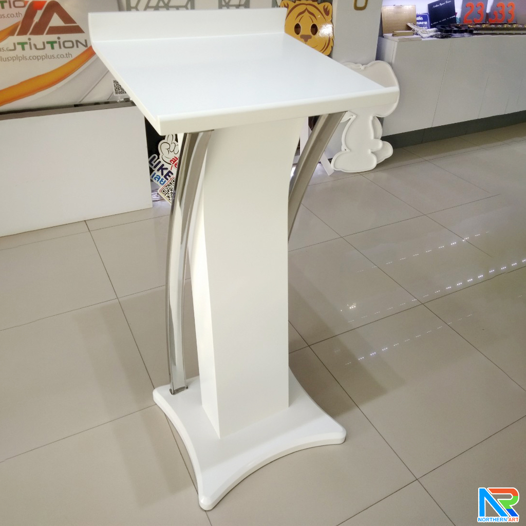 โพเดียมไม้ สีขาว ตกแต่งสแตนเลสเกรด304 ขนาด (W) 55 x (L) 50 x (H) 120 cm.