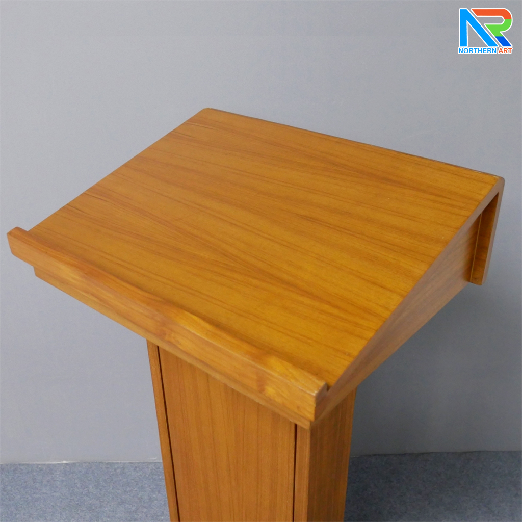 โพเดียมไม้ สีสัก ทรงโมเดิร์น TOP เอียง ขนาด (W)58 x (L)46 cm. สูง 114 cm. พร้อมตู้ใส่ของ มีกุญแจล็อค