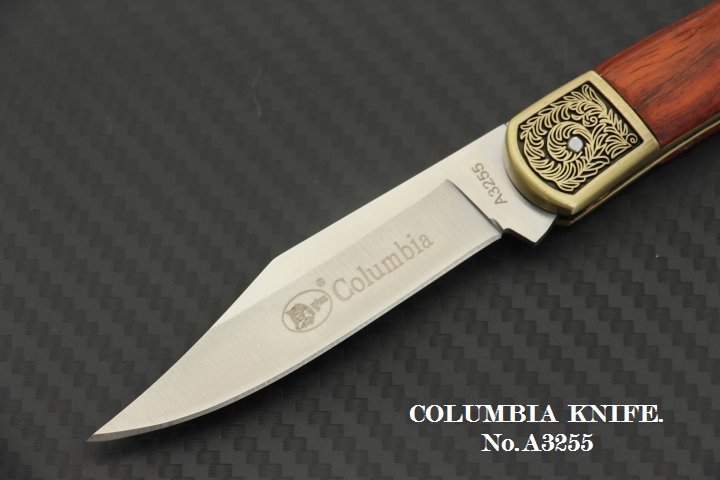 มีดพับทรงคลาสสิค COLUMBIA No.A3255 ด้ามไม้แท้ + ทองเหลืองแกะลายไม้เลื้อย