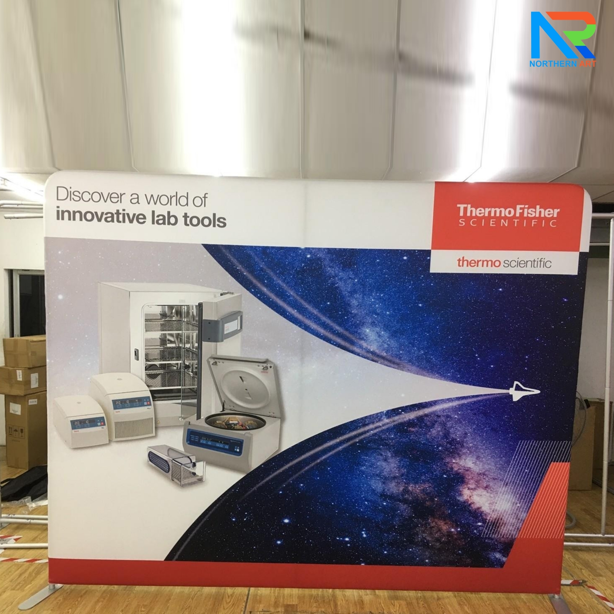 แบคดรอปผ้า (Fabric Backdrop) รุ่นตรง Savvy ขนาด (H)180 x (W)120-1000 cm. โครงอะลูมิเนียม ถอดประกอบได้ แถมฟรี! กระเป๋าใส่อุปกรณ์ 1 ใบ