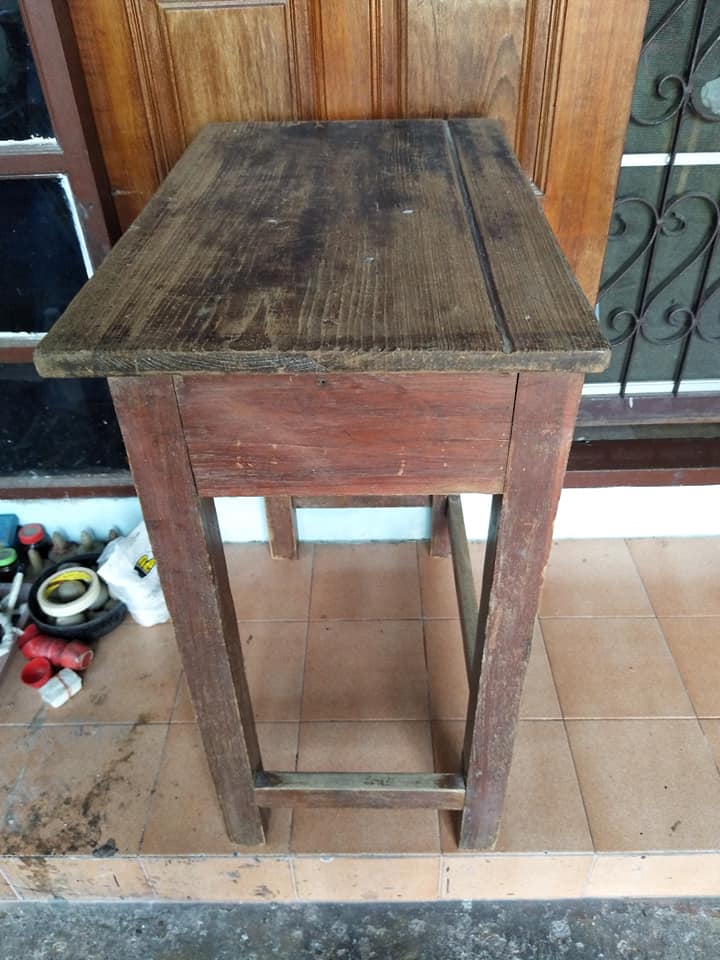 โต๊ะนักเรียนเก่า หน้าไม้เต็มแผ่น (5)