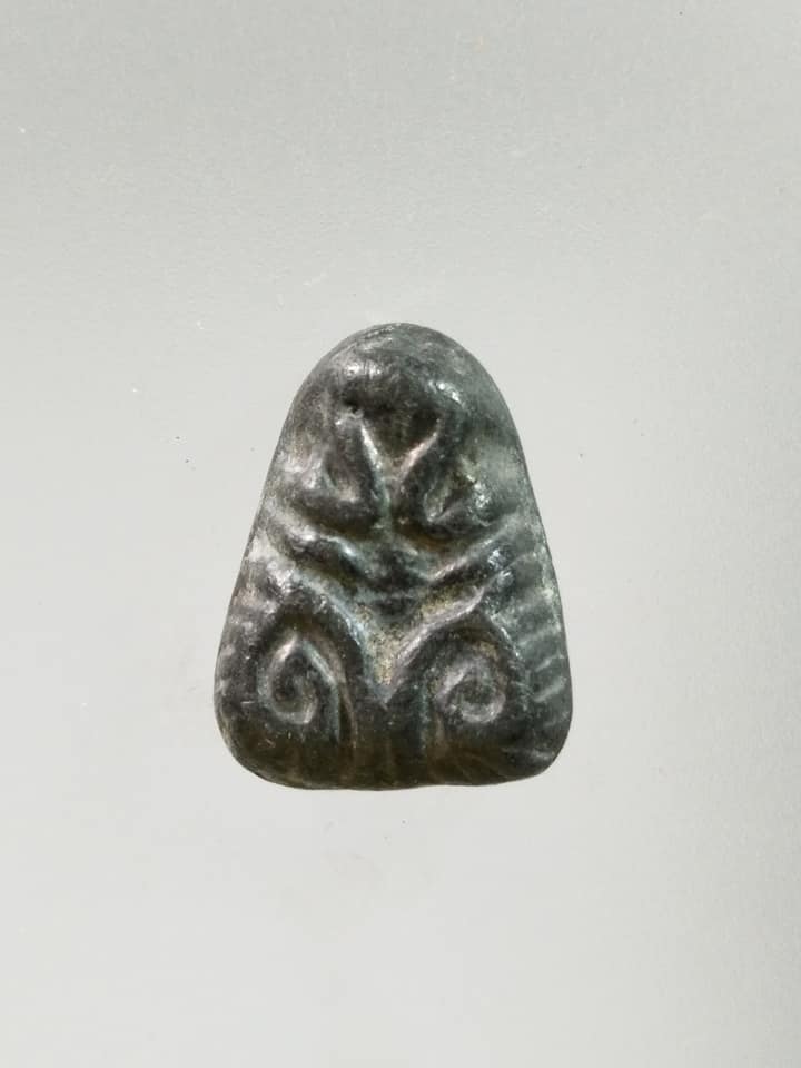 C349 พระปิดตาหัวบานเย็นหลวงปู่เอี่ยมวัดหนัง เนื้อชิน