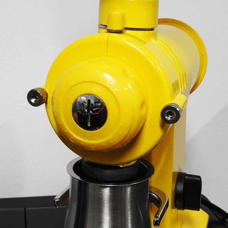 Coffee grinding 150W. with coffee powder container and filter