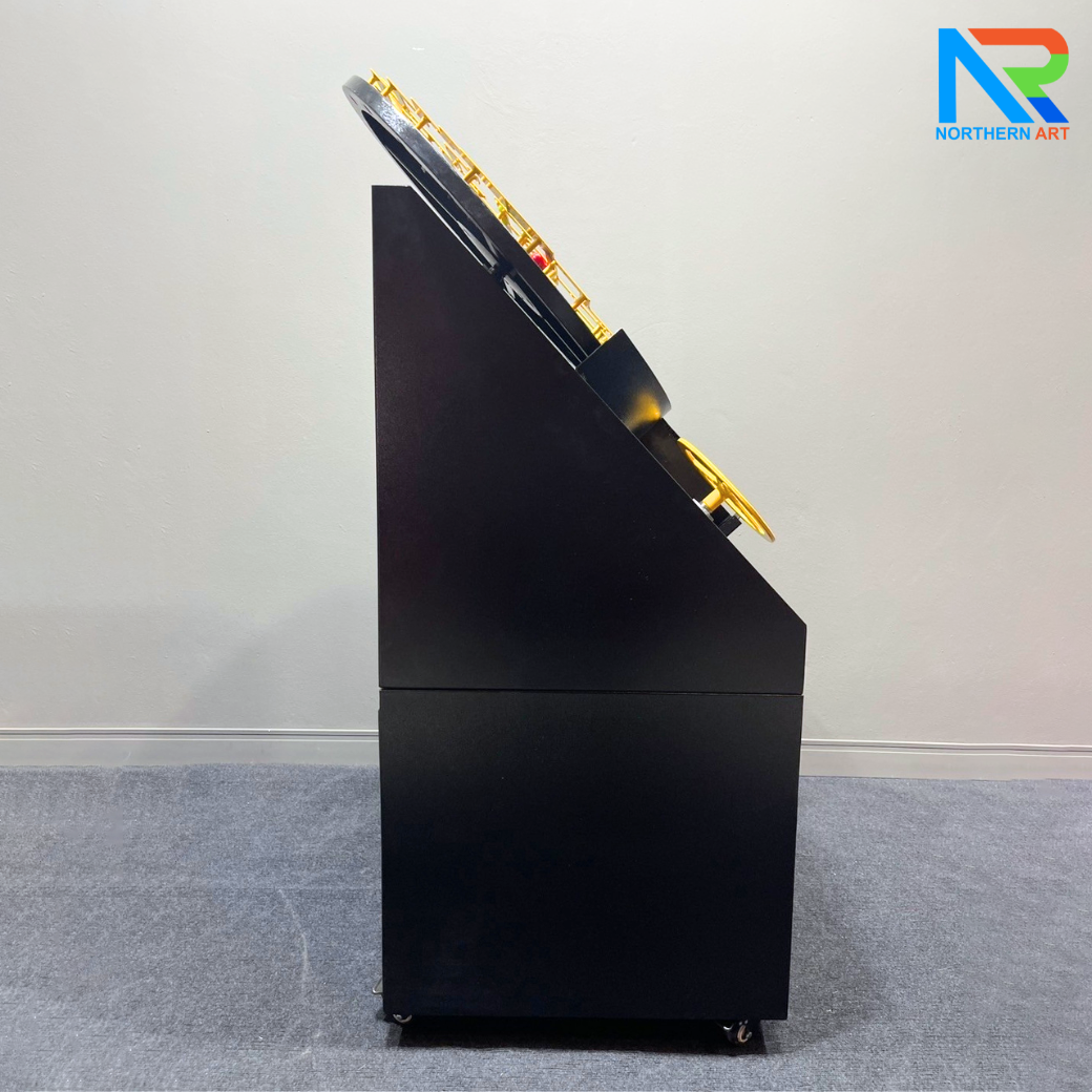 เกมส์เขาวงกต รุ่นพวงมาลัยรถ ขนาด (W)70 x (D)60 x (H)145 cm. โครงเหล็กพ่นสีอุตสาหกรรมพร้อมล้อเลื่อน ลูกแก้วคละสี 5 ลูก