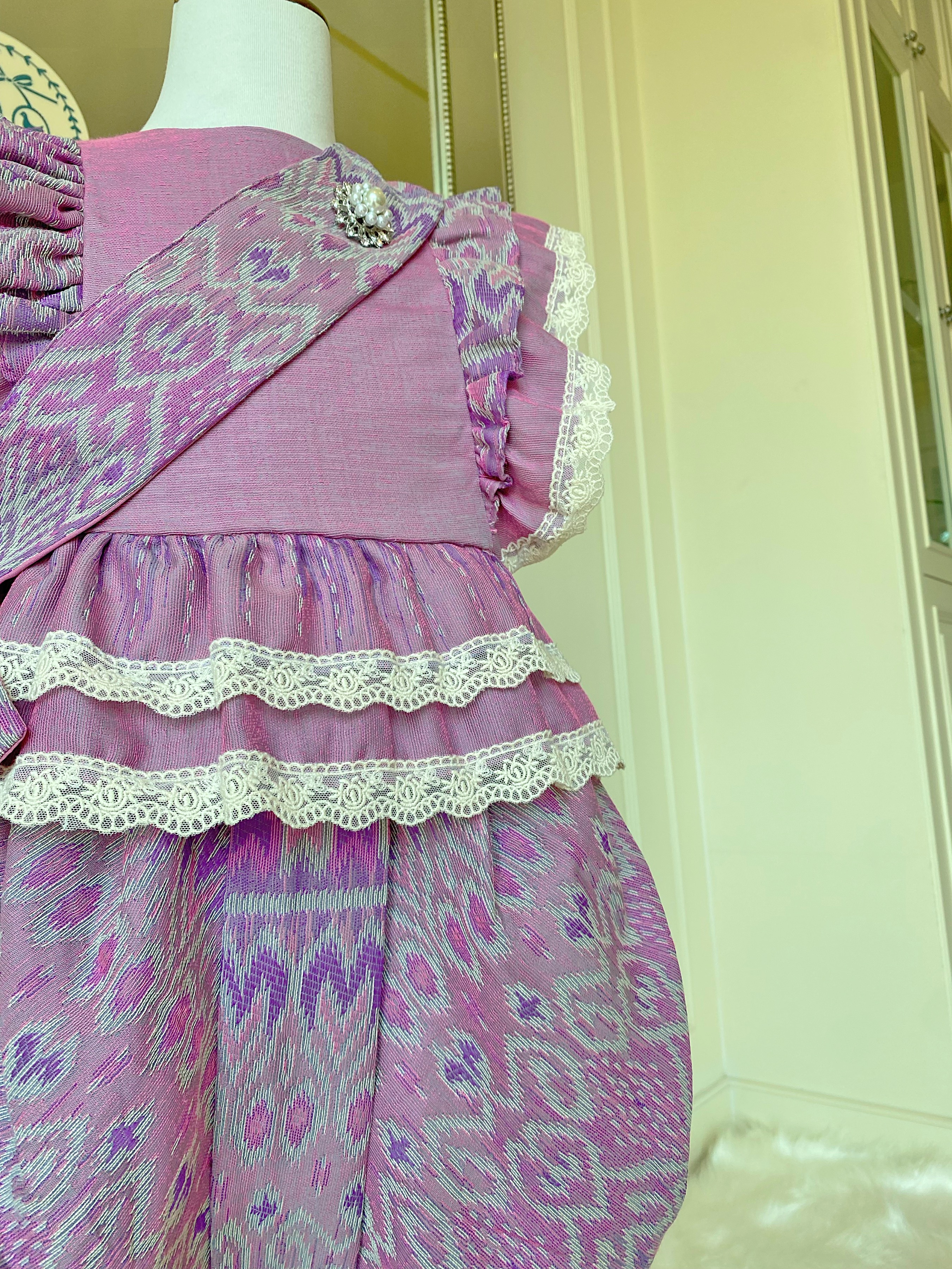 (เซต 4 ชิ้น) ชุดไทยแบรนด์ Chabafah รุ่น ศิรินภา สีชมพูกลีบบัว