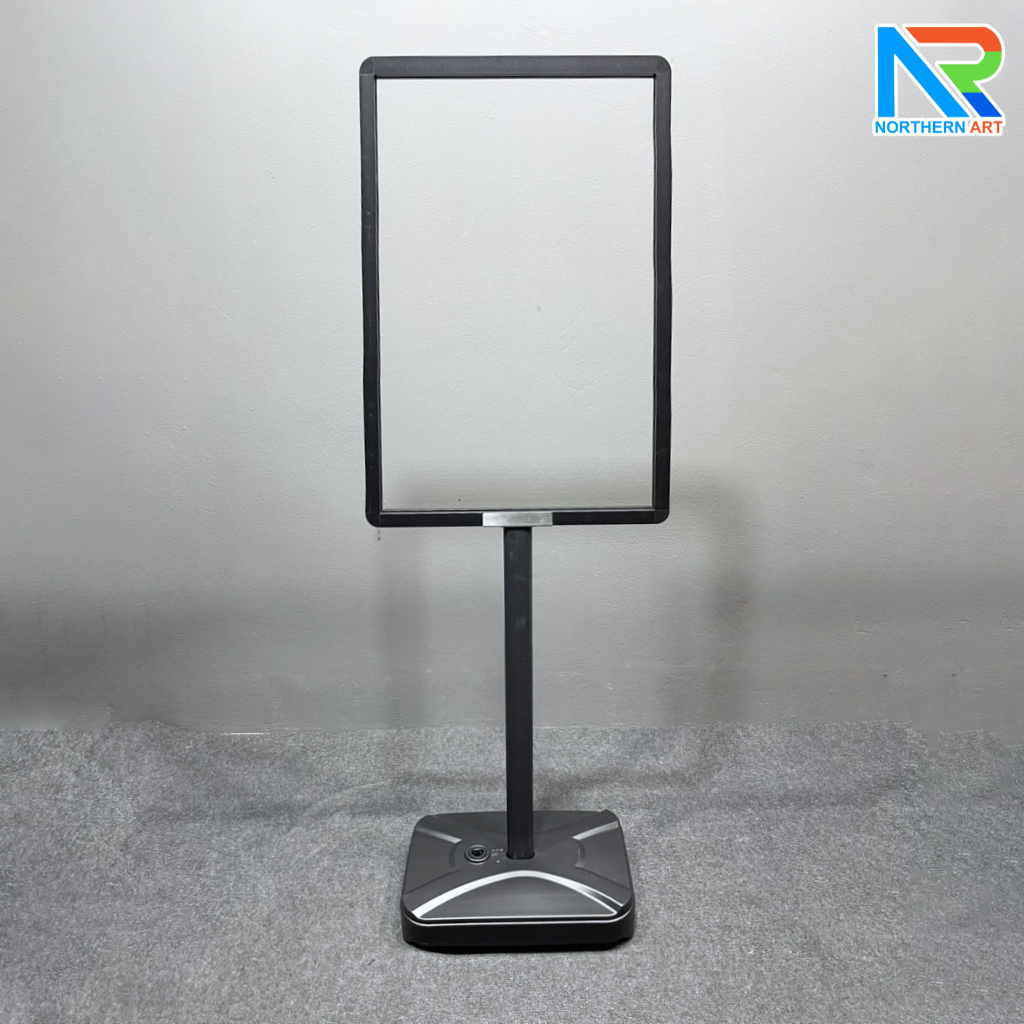 โปสเตอร์สแตนด์เหล็ก ฐานน้ำ สีดำ (W)52.5 x (L)72.7 x (H)150 cm. สอดงานด้านบน โชว์งานพิมพ์ 2 ด้าน