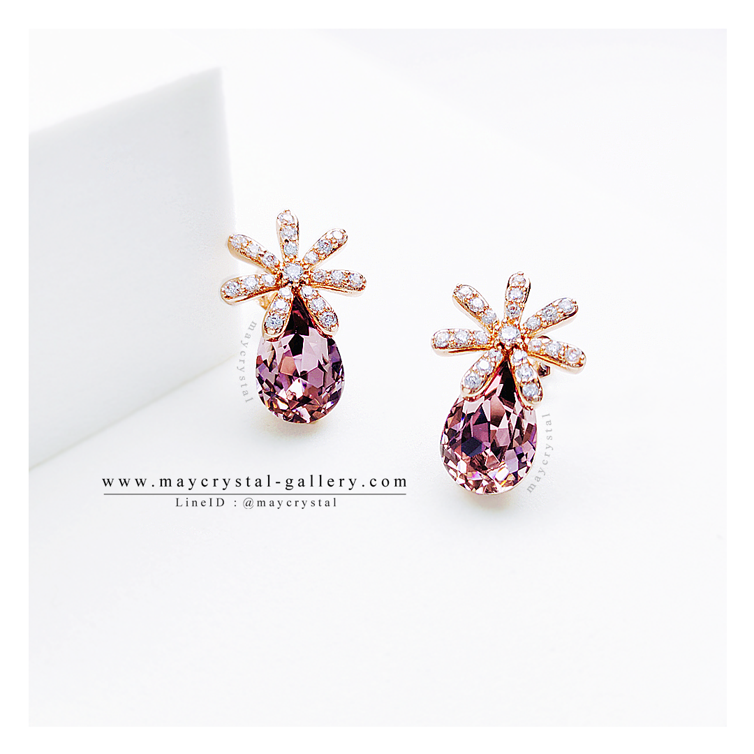 ต่างหูคริสตัลจากประเทศออสเตรีย (Embellished with Crystals from Austria)