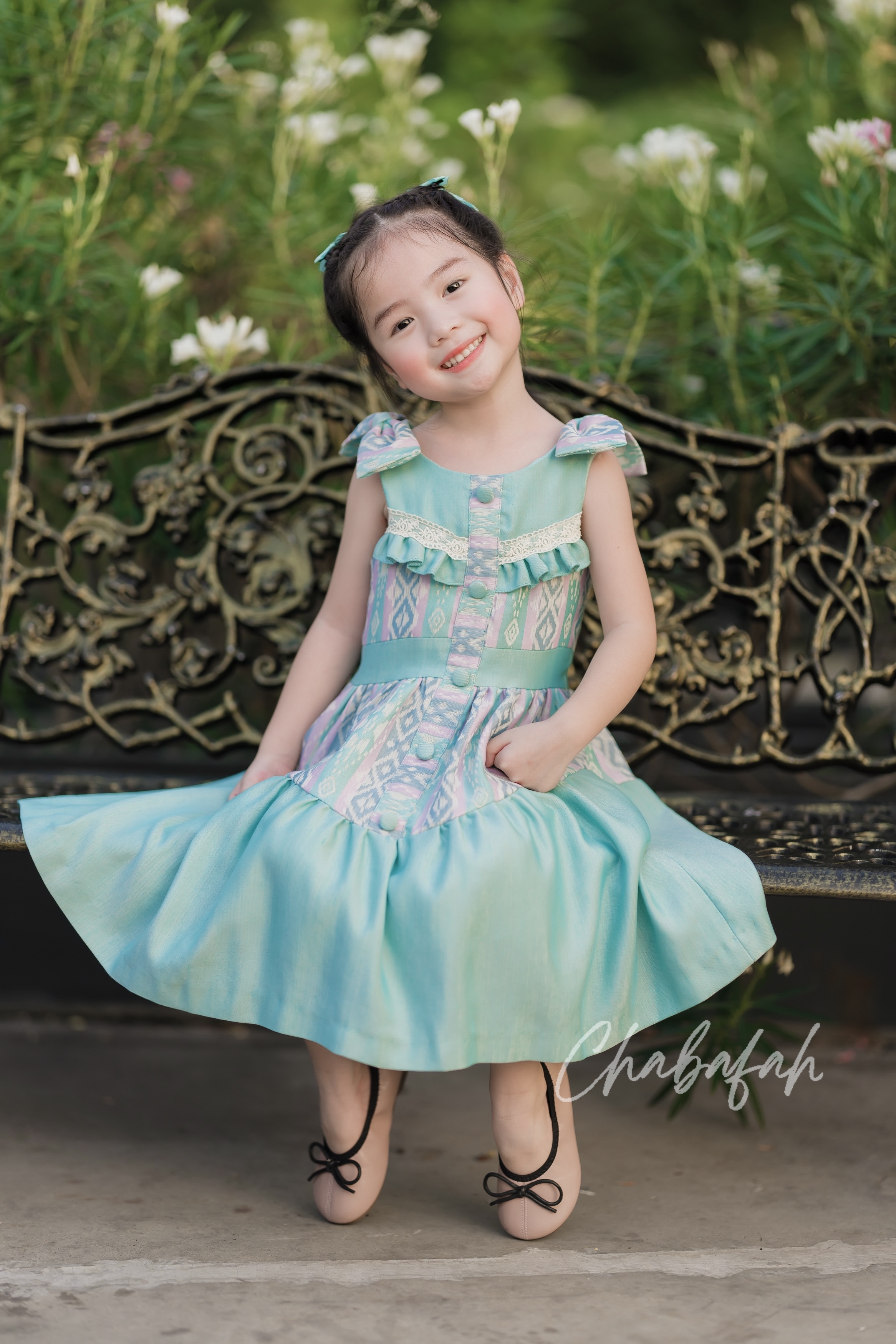 เดรสแขนกุดผ้าไทย แบรนด์ Chabafah สีฟ้ามิ้นท์