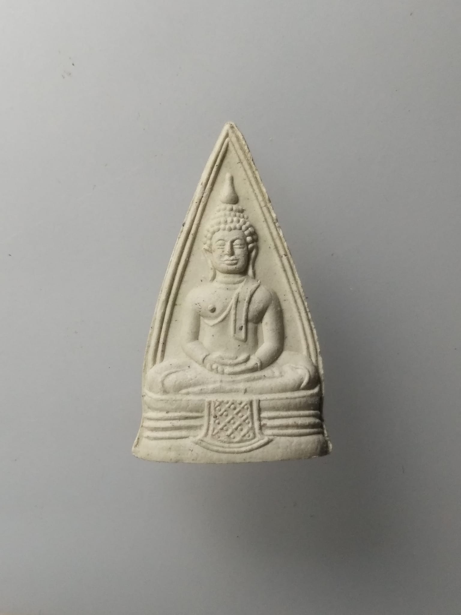 G995 พระผงหลวงพ่อโสธร พิมพ์ 2 หน้า ก้นมีตรายางวัด