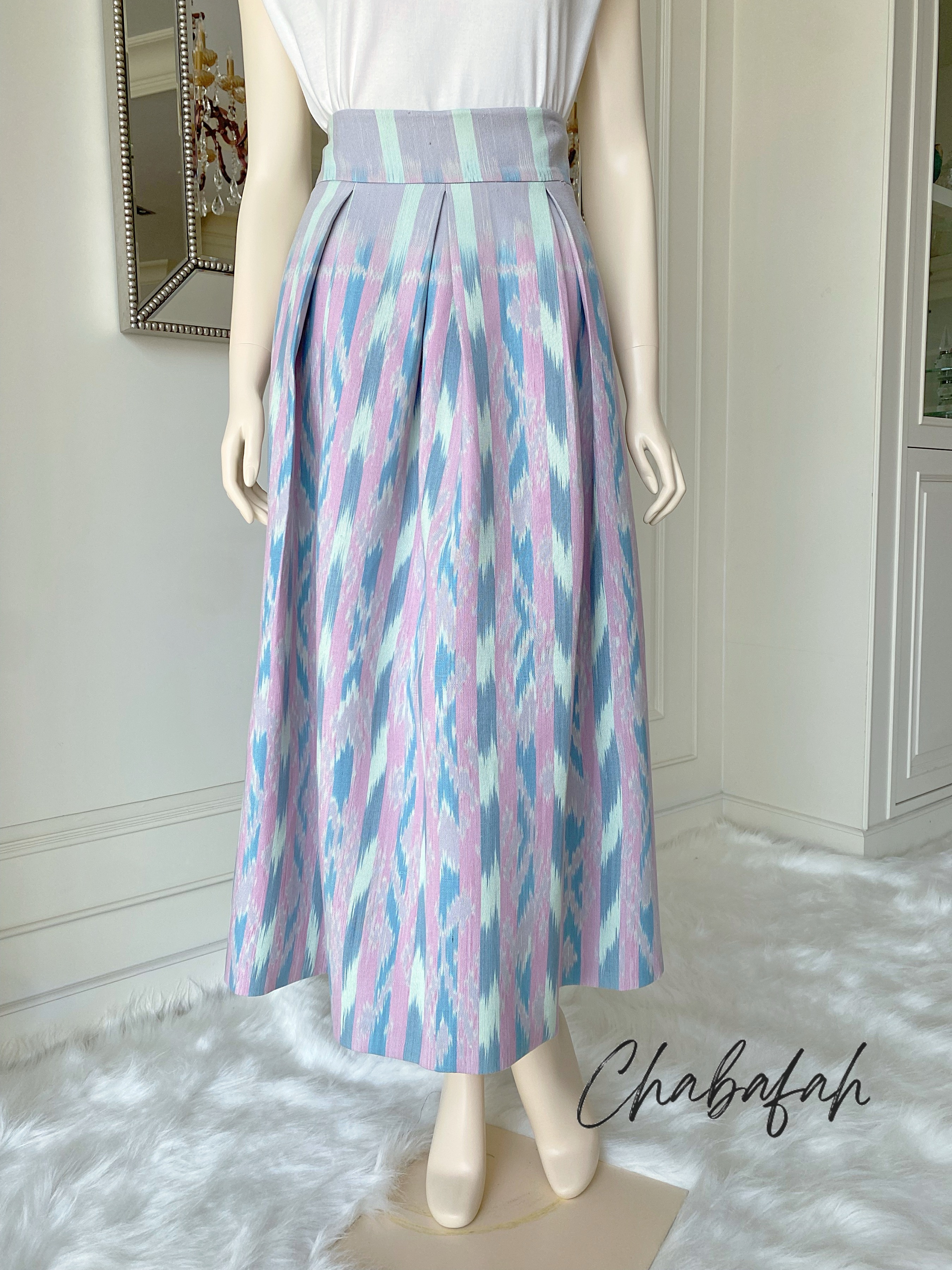 (No. 014) กระโปรงผ้าฝ้ายไทยทอมือ สลับสีโทนพาสเทลหลากสี ทรงทวิส แบรนด์ Chabafah (ชบาฟ้า)