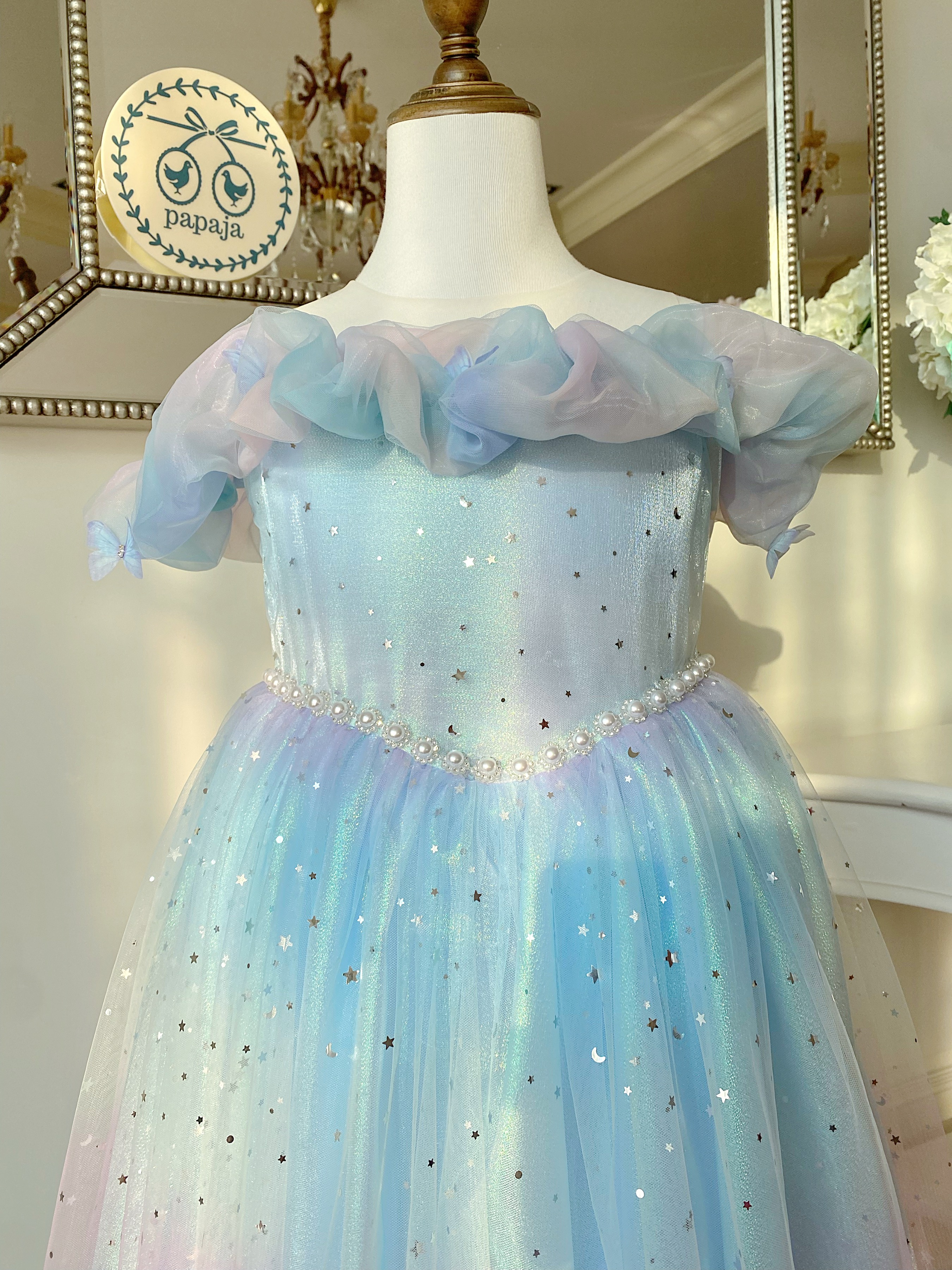 เดรสออกงานราตรียาวแขนกุด สีเรนโบว์พาสเทล ดีเทลไข่มุกที่รอบเอว