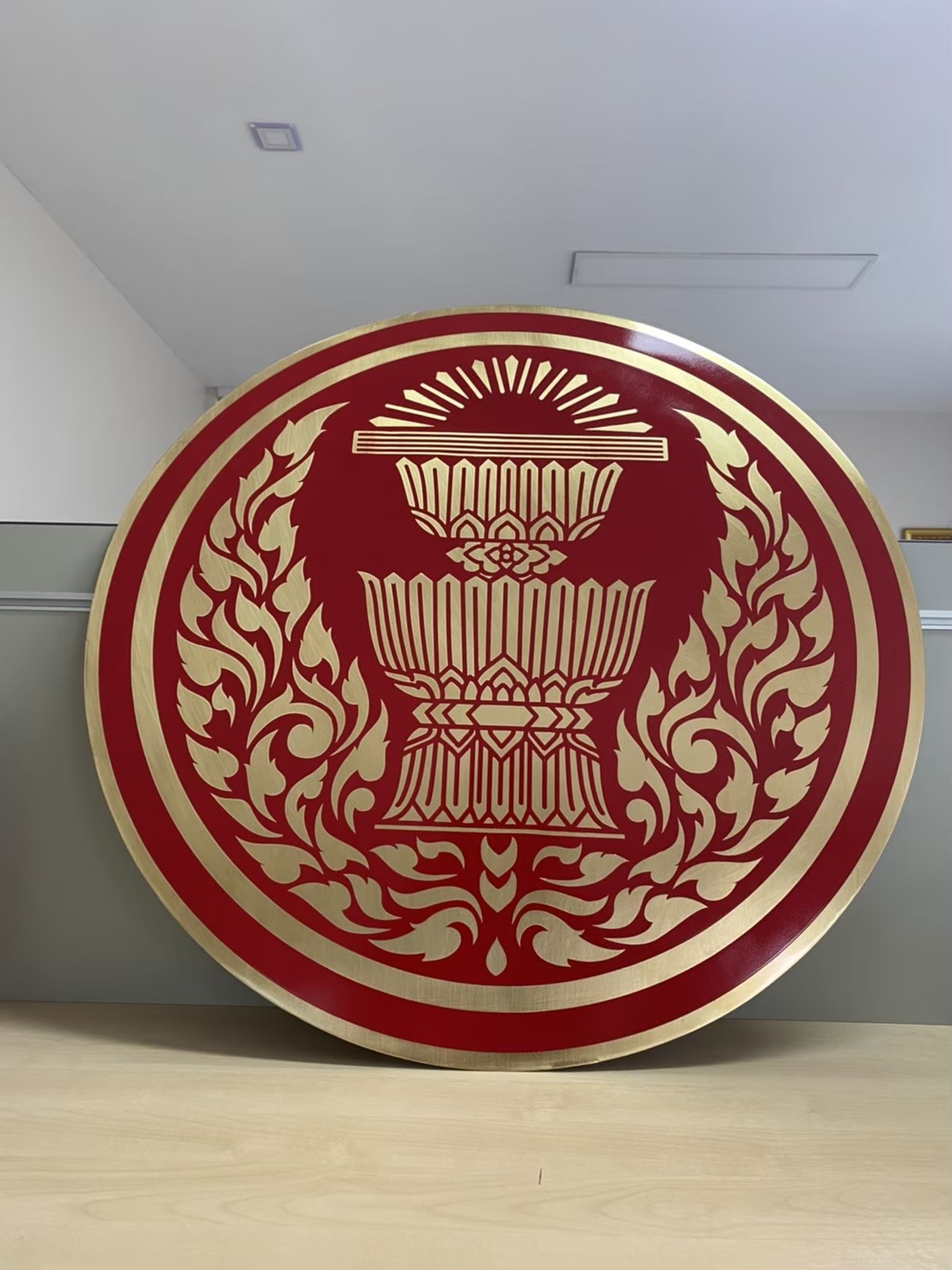 โลโก้โพเดียม โลโก้กัดกรด โลโก้หน่วยงาน กัดกรด วัสดุทองเหลือง UV PRINT หรือกัดกรด สั่งผลิตตามขนาดและแบบที่ต้องการ