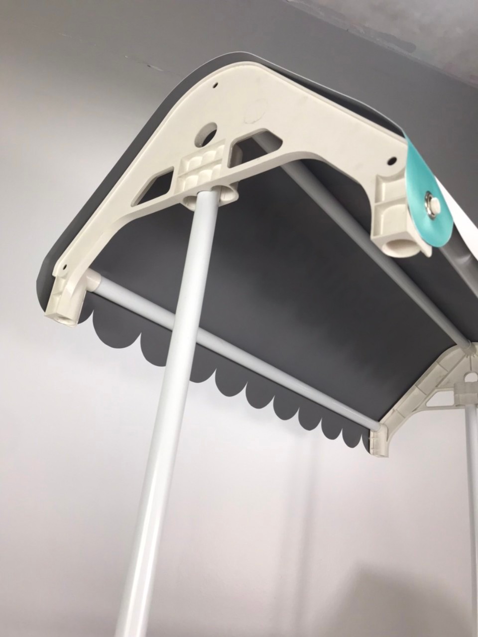 โต๊ะชงชิม บูธชงชิม รุ่นมีหลังคา ขนาด (W)78 x (D)40 x (H)185 cm.พร้อมชั้นวางของ หลังคา ถอดประกอบได้ พร้อมกระเป๋า 1 ใบ