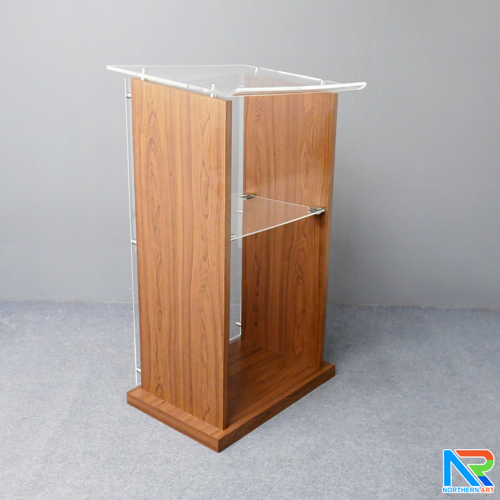 โพเดียมไม้ TOPอะคริลิคใส ปิดผิวลามิเนตลายไม้ สี WALNUT ขนาด (W)70 x (D)54 x (H)119 cm. พร้อมชั้นวางของอะคริลิคใส