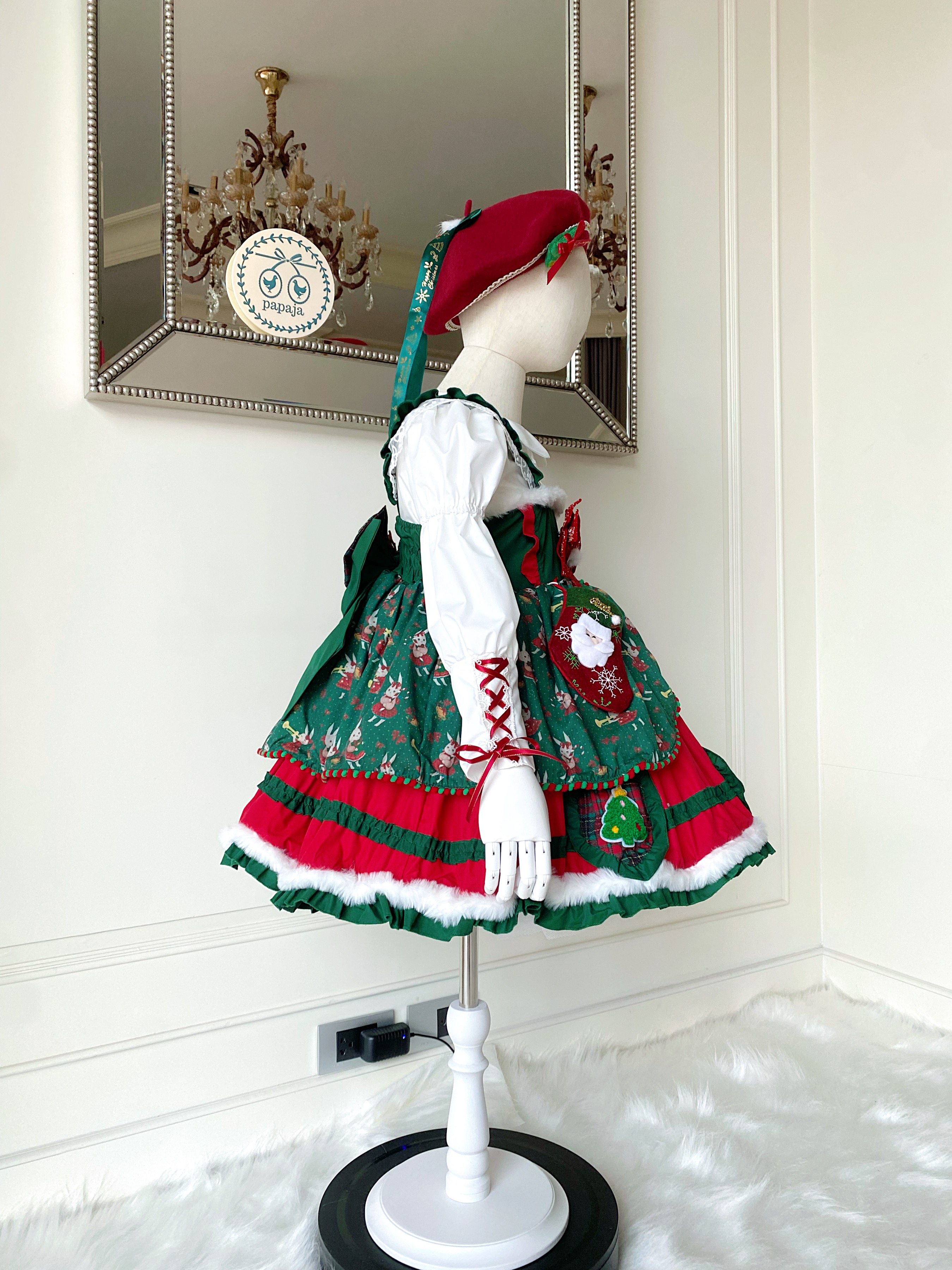 (เซต 4 ชิ้น) เซตเดรสคริสต์มาสงานพรีเมี่ยม ธีมต้น X'mas สีเขียวแดง (เดรส+เสื้อแขนยาว+หมวก+ถุงเท้า) Christmas