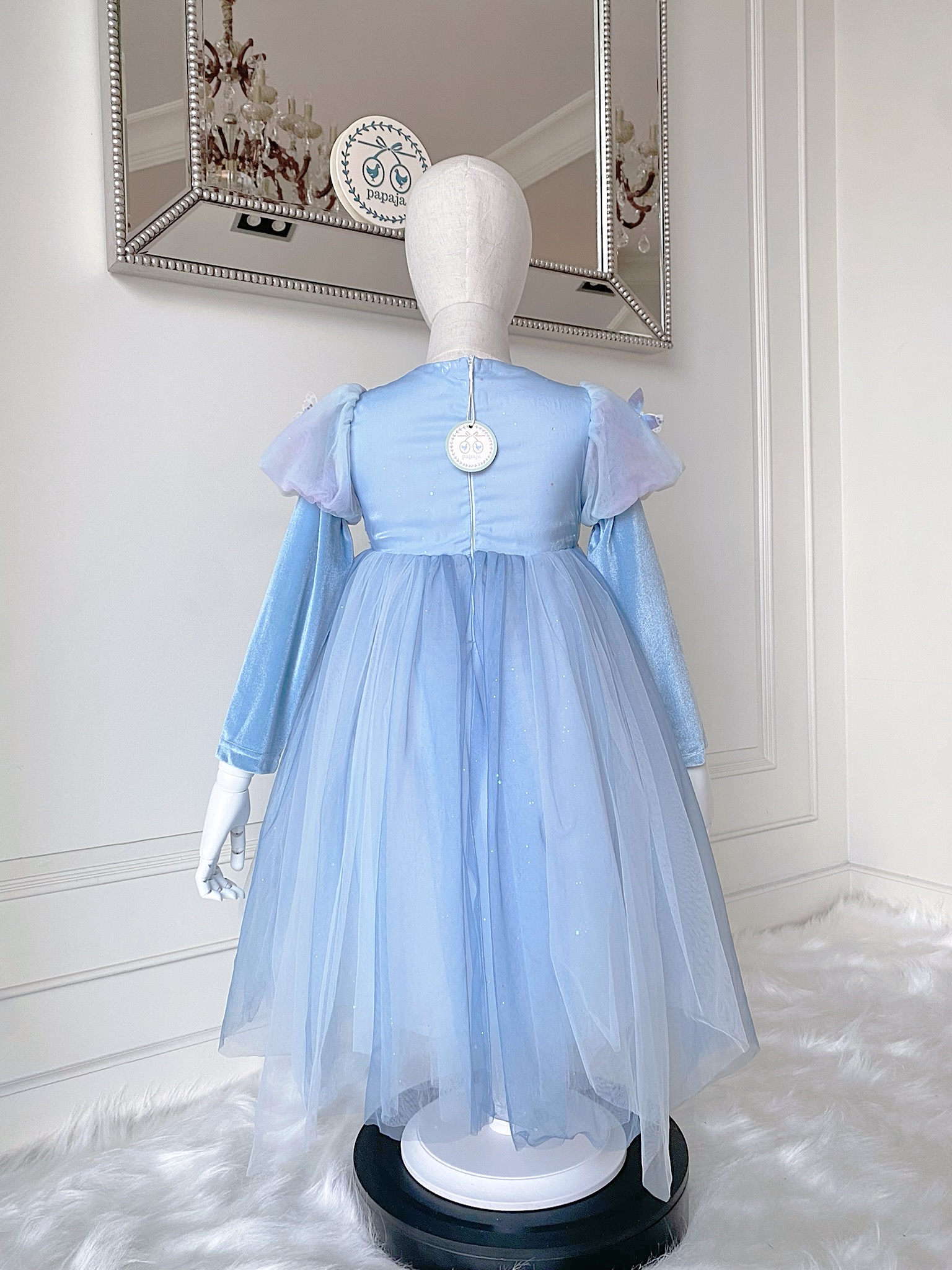 ชุดเจ้าหญิงซินเดอเรลล่า ประดับโบว์กลางอก ปักไข่มุกและเพชร