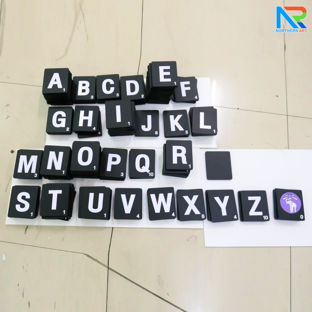 เกมส์ครอสเวิร์ด Crossword Game ขนาด (W)200 x (H)207 cm. พร้อมแผ่นตัวอักษร ช่องเก็บตัวอักษร และ แท่นวางตัวอักษร