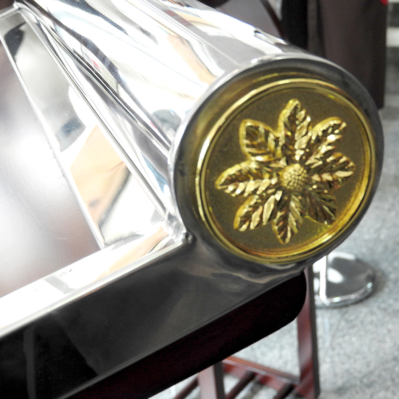 โพเดี่ยม หรือ แท่นยืนบรรยาย ทรงเอียง