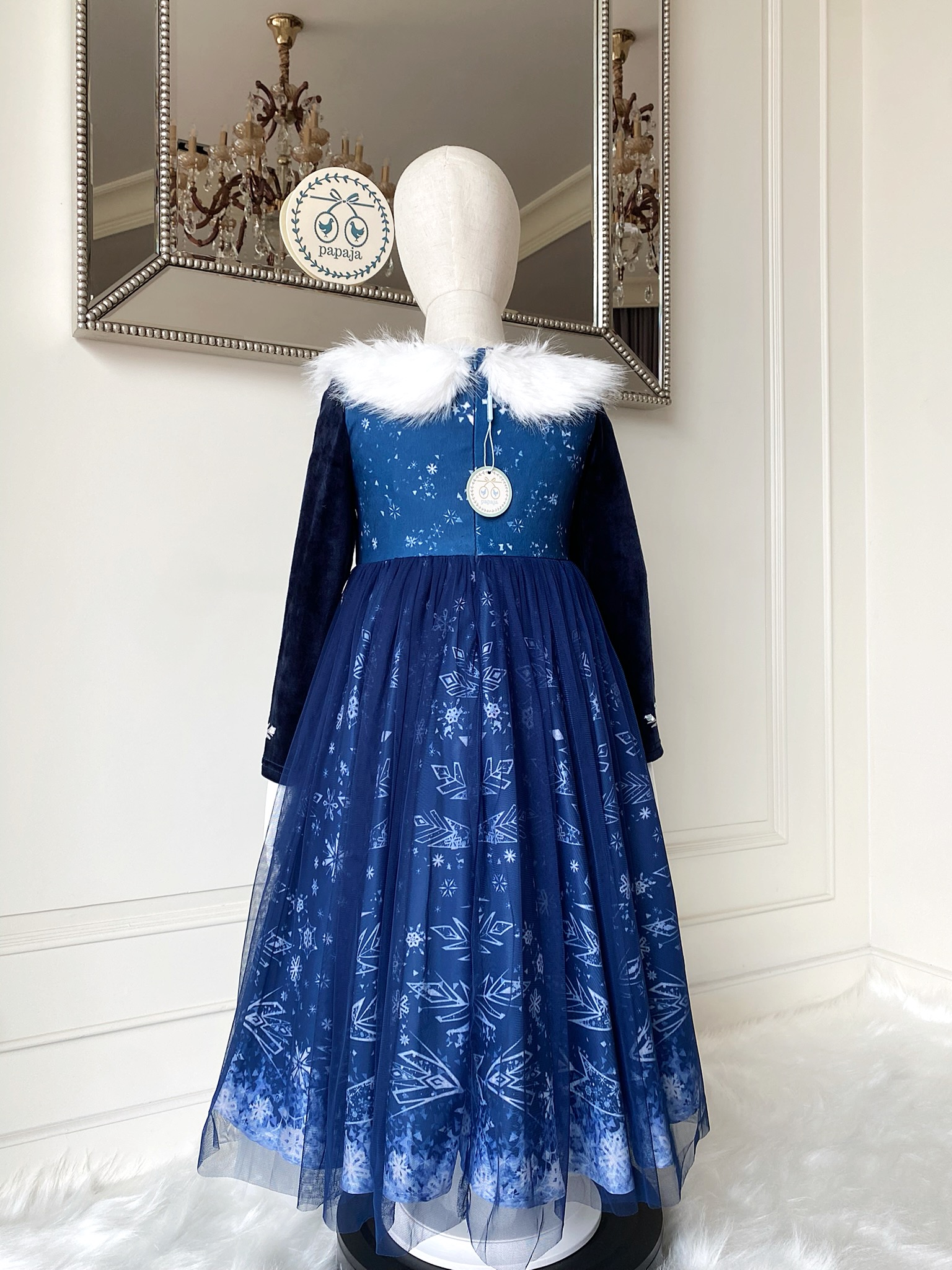 ชุดเจ้าหญิงเอลซ่าสีน้ำเงินเข้ม บุขนฟรีซกันหนาวอย่างดี มีปกขนสีขาวถอดออกได้