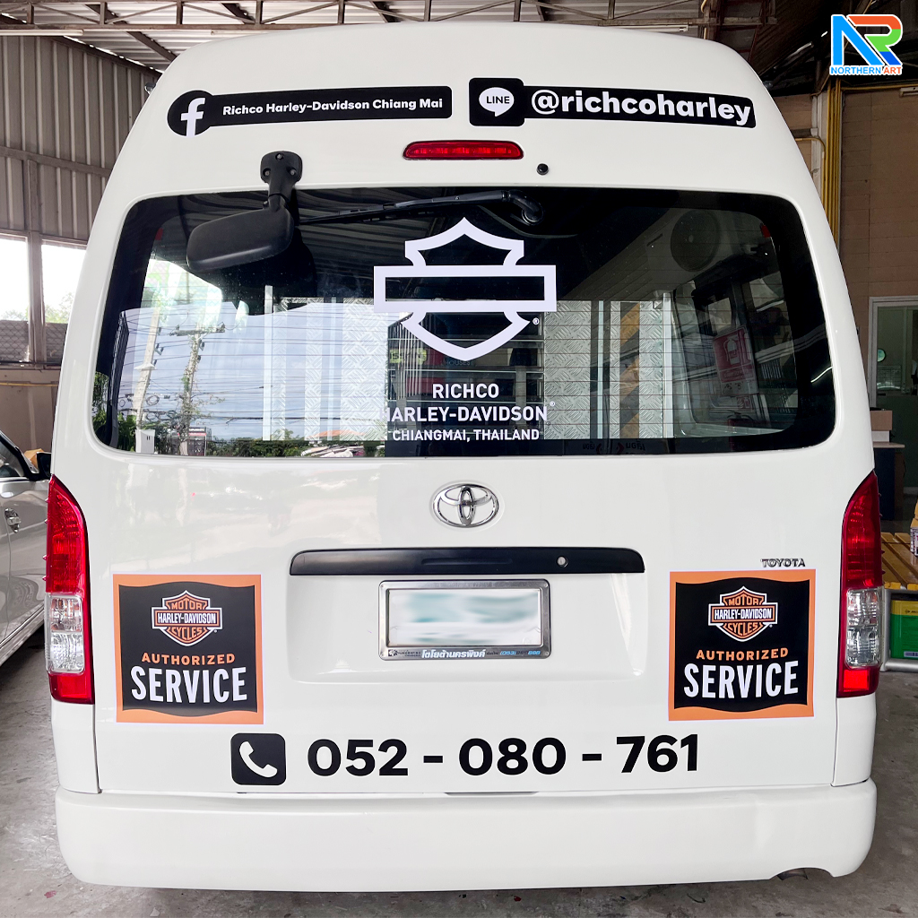 สติ๊กเกอร์ติดรถตู้ ไม่ทิ้งคราบกาว สั่งผลิตและติดตั้งตามแบบที่ต้องการ ติดได้ กรุงเทพ และ เชียงใหม่