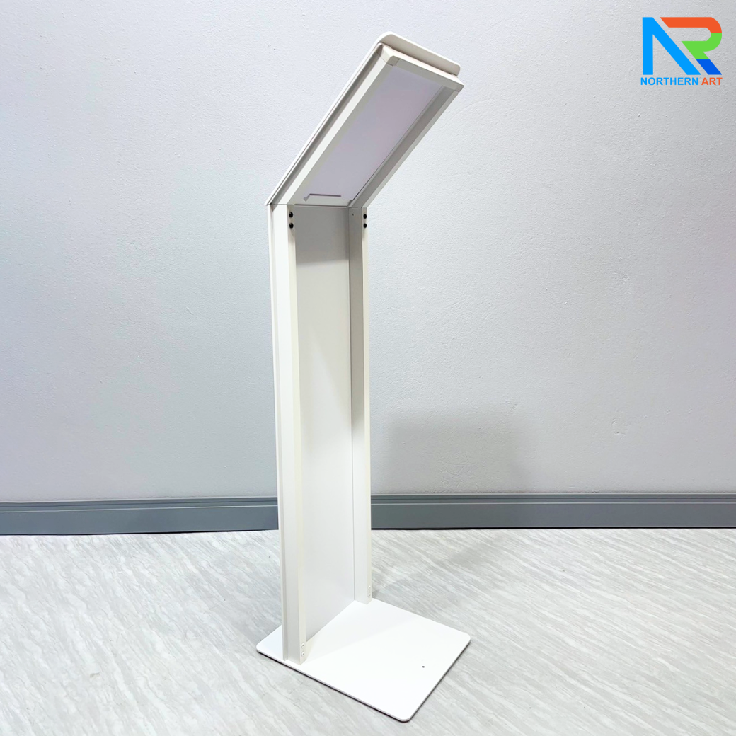 โปสเตอร์สแตนด์ตั้งพื้น รุ่นโชว์รูมรถ ขนาด A4 สีขาว สอดงานพิมพ์ด้านบน เปลี่ยนงานพิมพ์ง่าย ฐานมั่นคงแข็งแรง