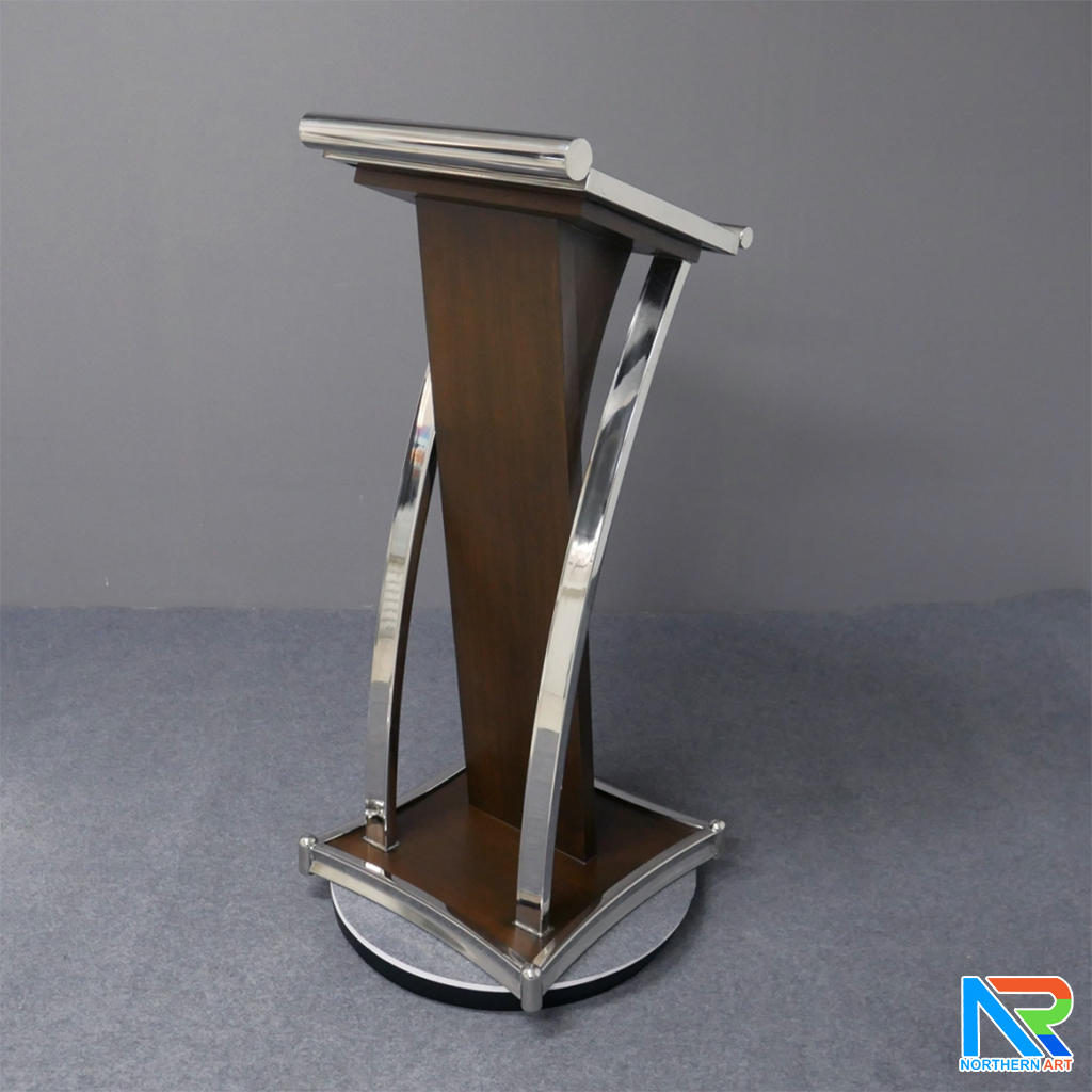 โพเดียมไม้สีโอ๊ค ตกแต่งสแตนเลส เกรด304 ขนาด (W) 47 x (D) 44 x (H)120 cm.