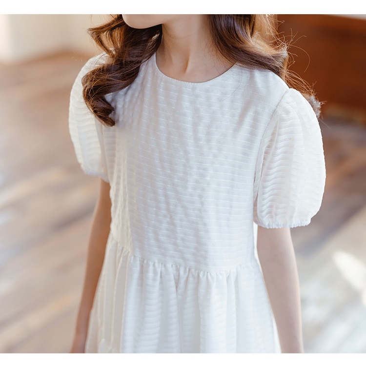 เดรสยาวแขนตุ๊กตาสีขาวครีมผ้าทอลายในตัวลายทาง กระโปรงระบายบานปลาย