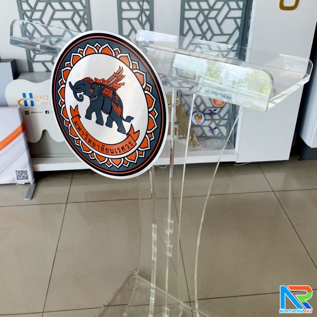 โพเดียม อะคริลิคใส AC-03 ขนาด (W)50 x (L)44 x (L)120 cm. TOP เอียงพร้อมกันตก วัสดุอะคริลิคใส หนา 10-20 มม.