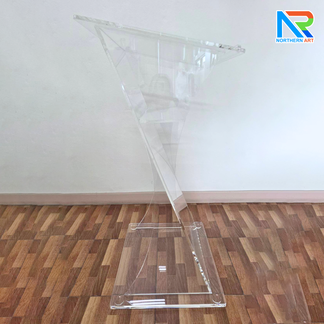 โพเดียม อะคริลิคใส ขนาด(W)60 x (L)50 x (H)110 cm. TOP เอียงพร้อมกันตก วัสดุอะคริลิคใส หนา 10 มม.