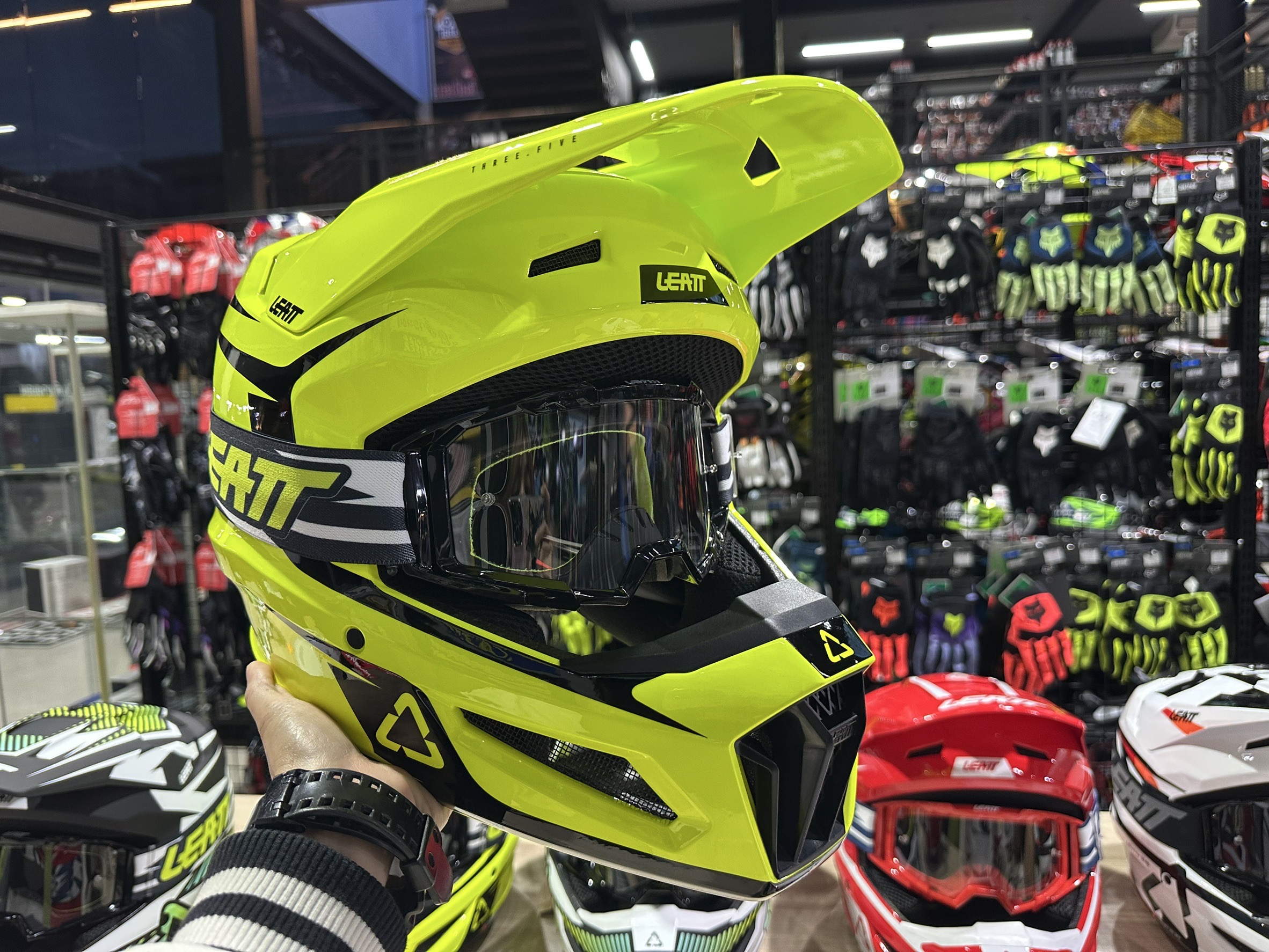 หมวก LEATT 3.5 พร้อมแว่นกันลม