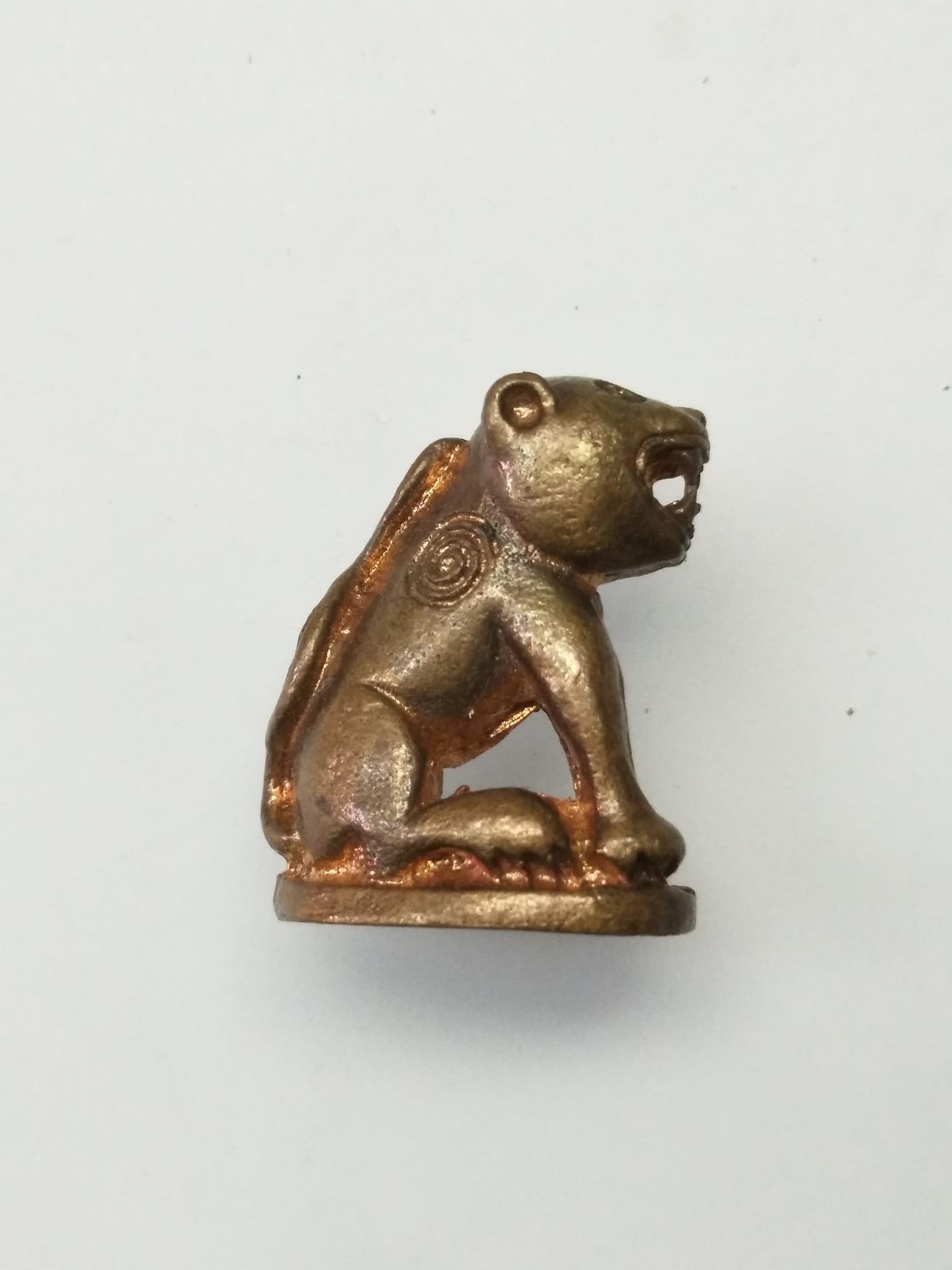 G433 พยัคฆ์เสือหน้าแมวหลวงพ่อวงษ์วัดปริวาสราชสงครามปี2548พิมพ์ใหญ่ปากอ้าเนื้อทองแดงนอกหลวงพ่อสมชายศิษย์เอกปลุกเสก1ไตรมาส3เดือน