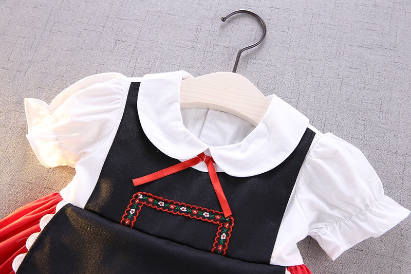 ชุดสาวน้อย Holland พร้อมผ้าคาดผม